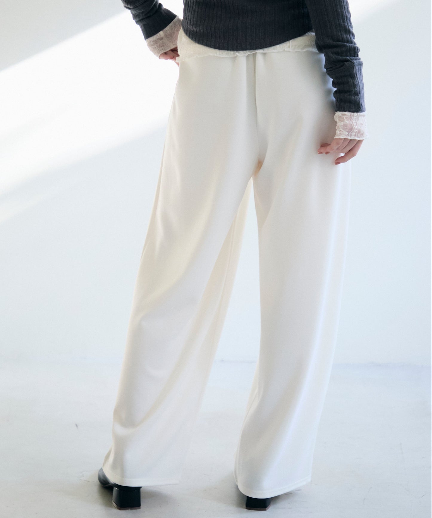 ダンボールニットコクーンパンツ