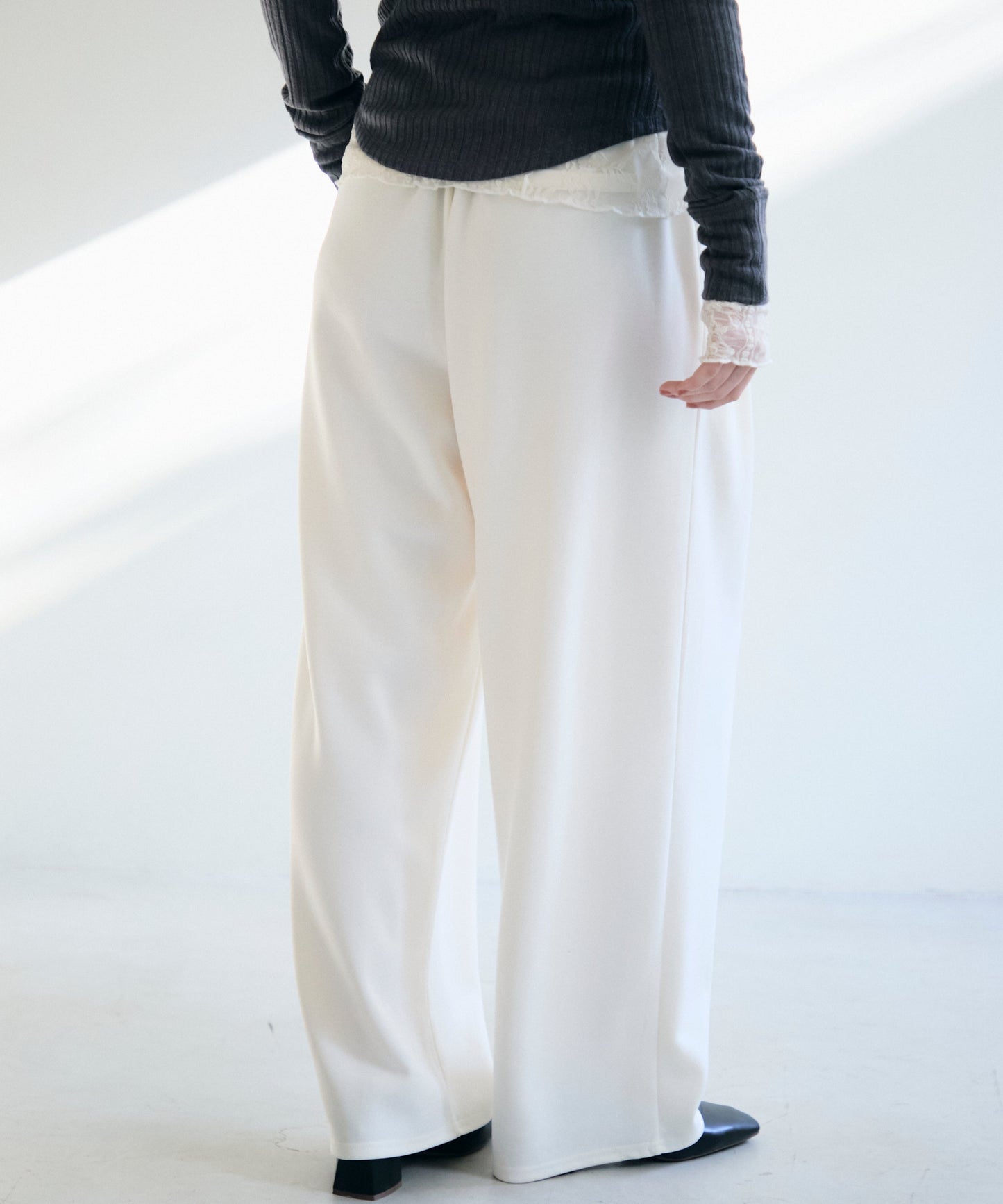 ダンボールニットコクーンパンツ