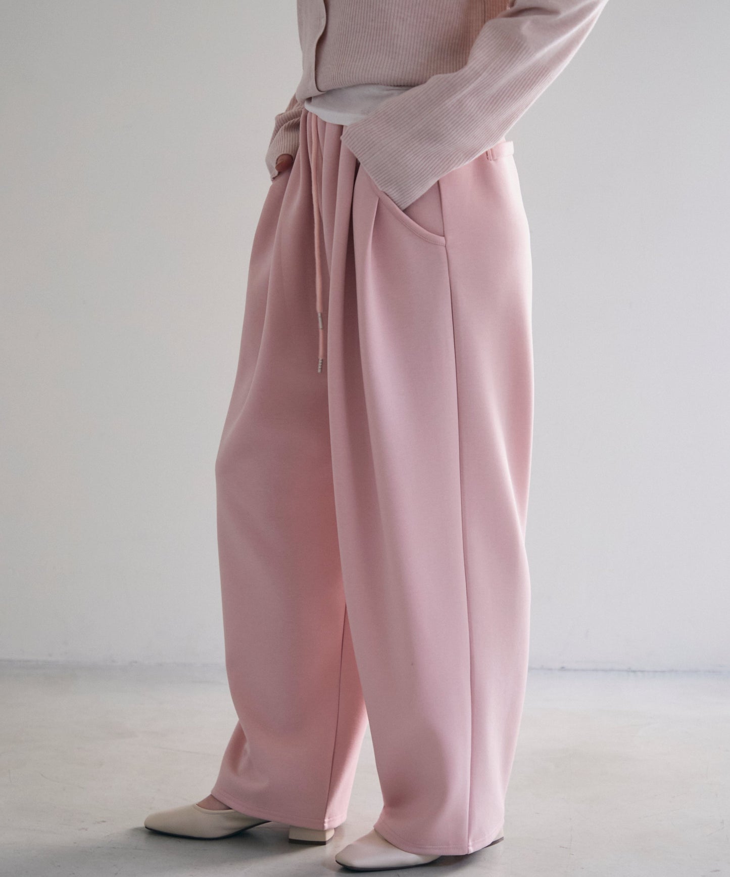 ダンボールニットコクーンパンツ