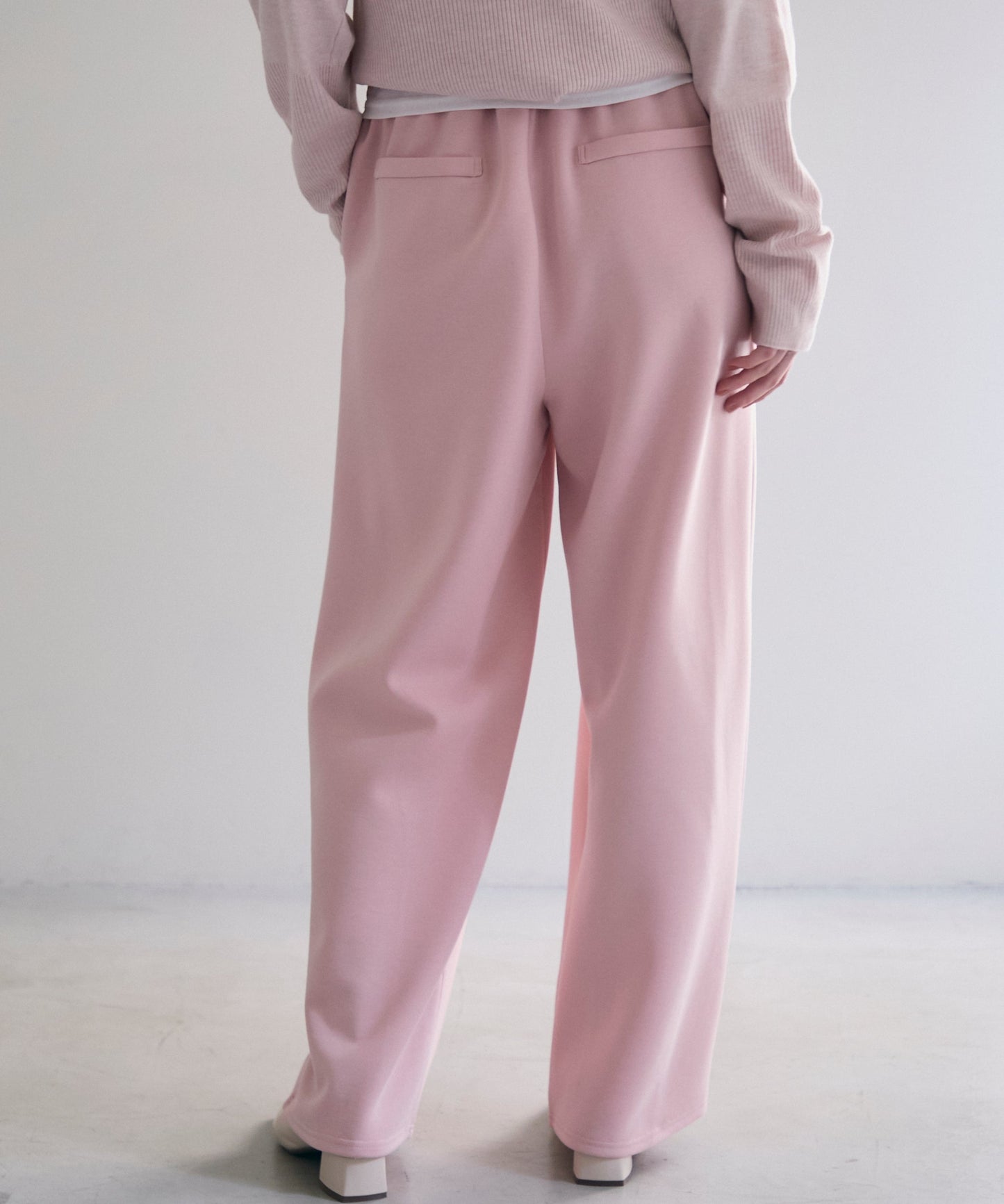 ダンボールニットコクーンパンツ