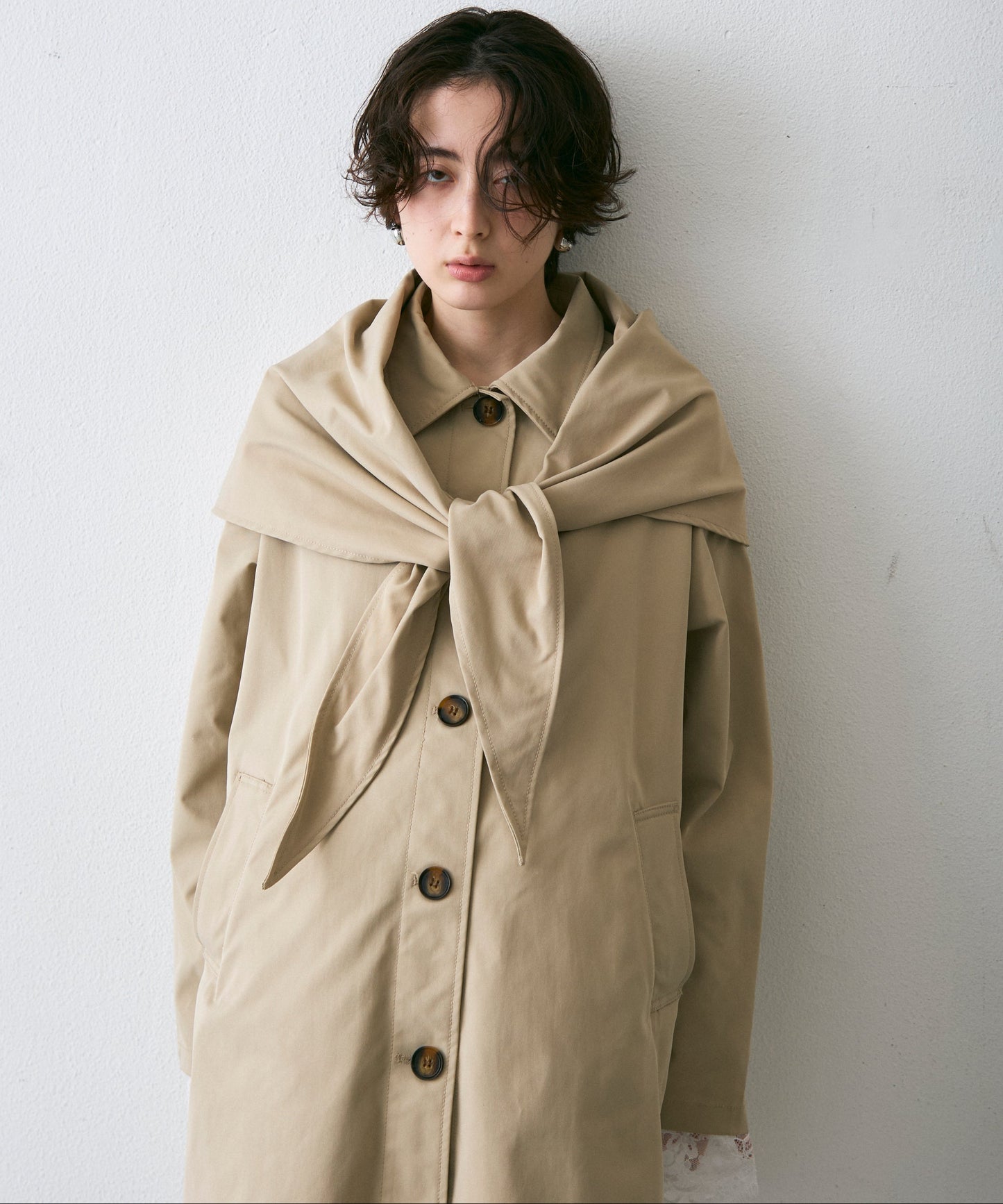 コンパクトツイルスカーフ付きステンカラーコート