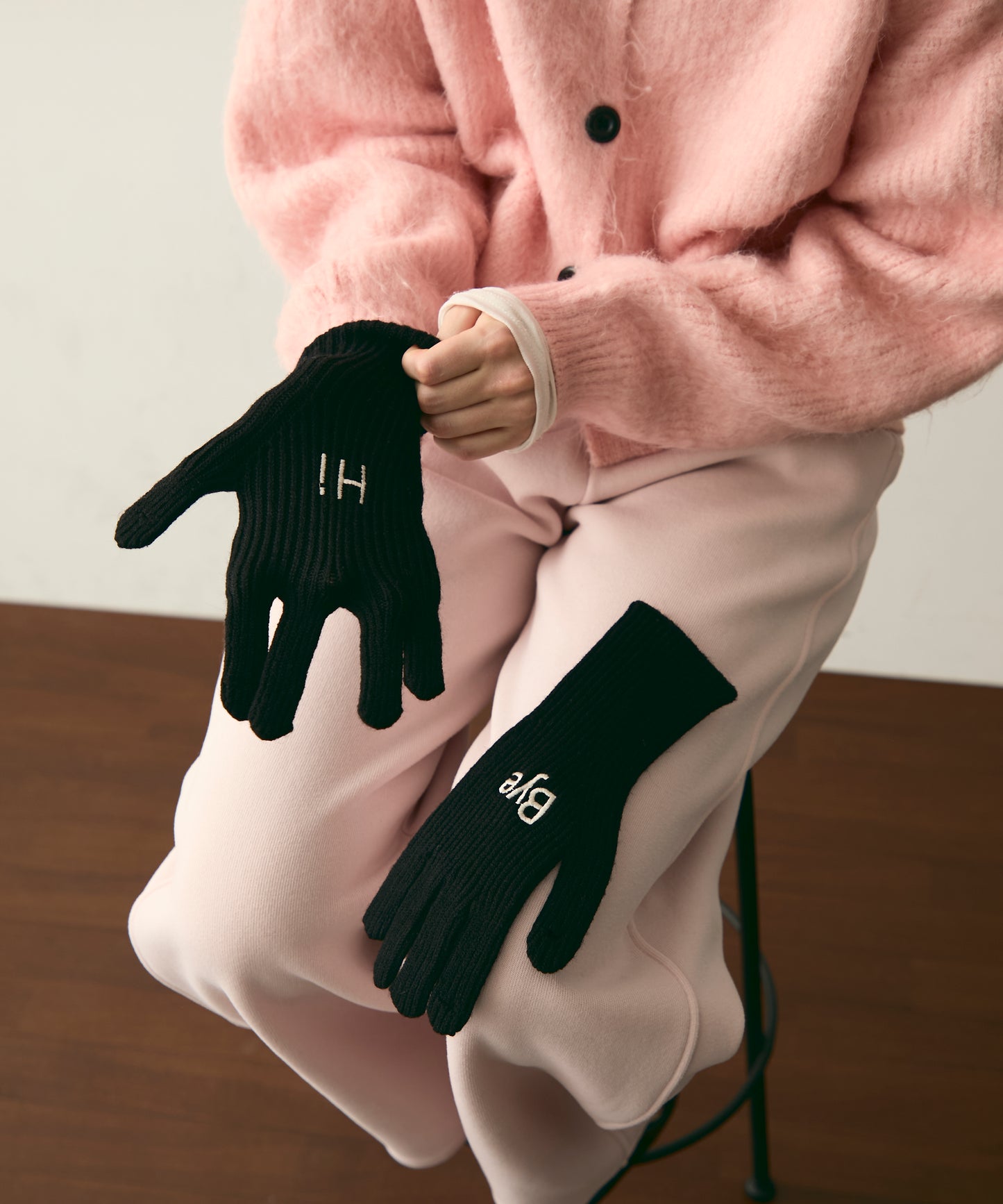 Hi-Bye 刺繍ニットグローブ