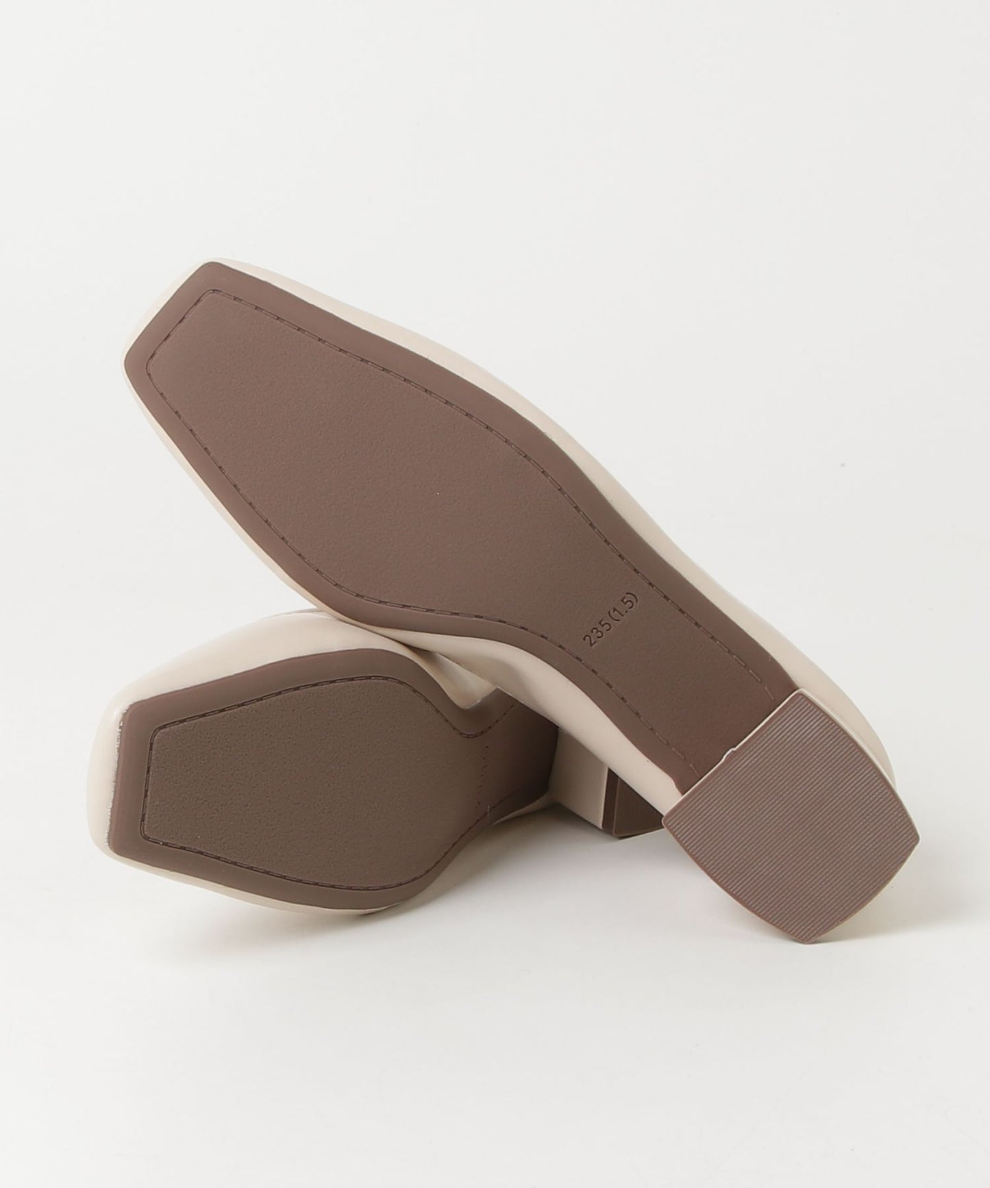 スクエアトゥパンプス