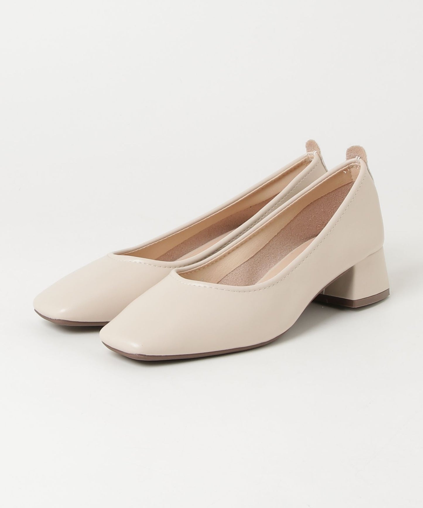 スクエアトゥパンプス