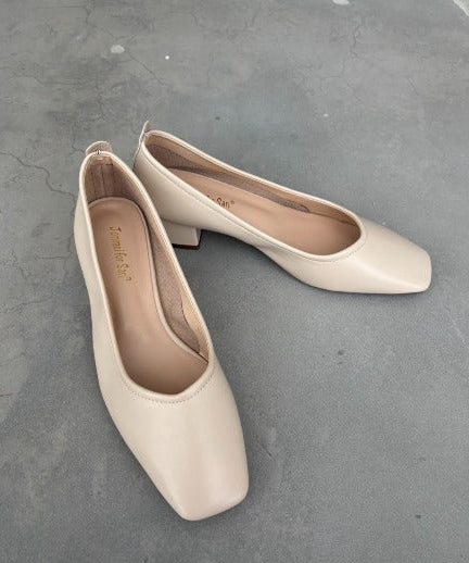 スクエアトゥパンプス