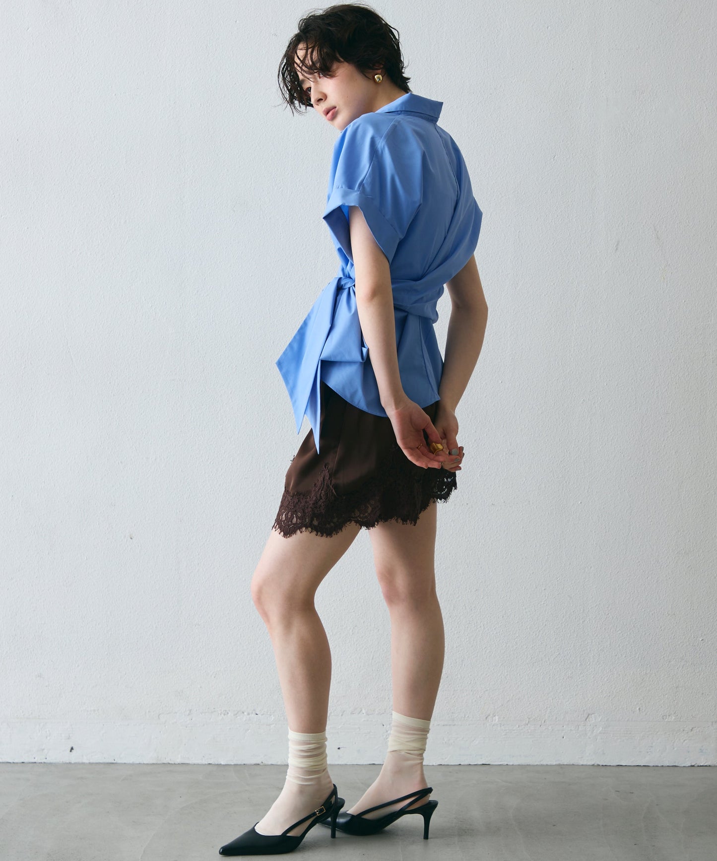 脇リボンフレンチスリーブシャツ