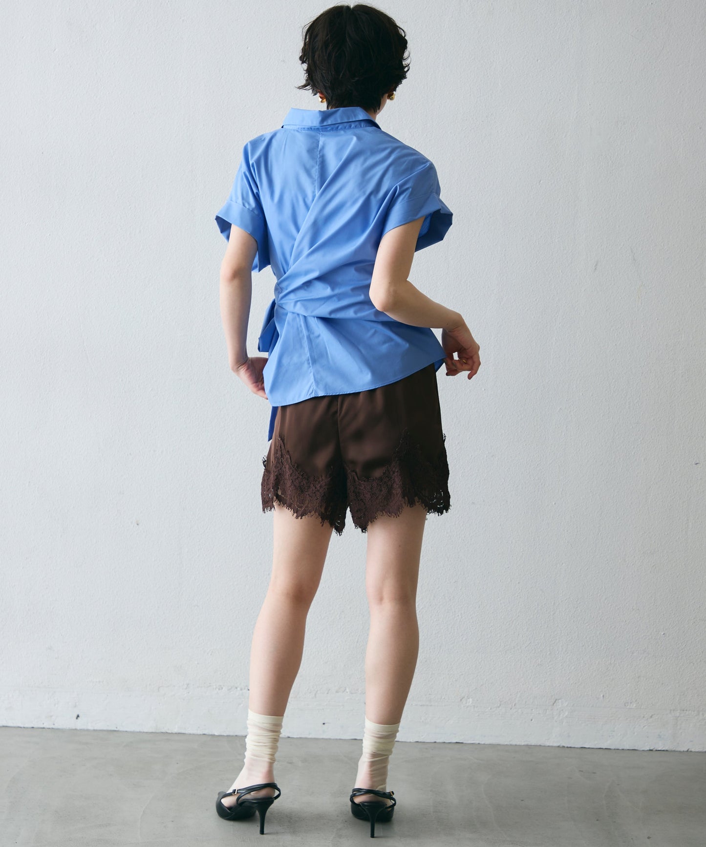 脇リボンフレンチスリーブシャツ