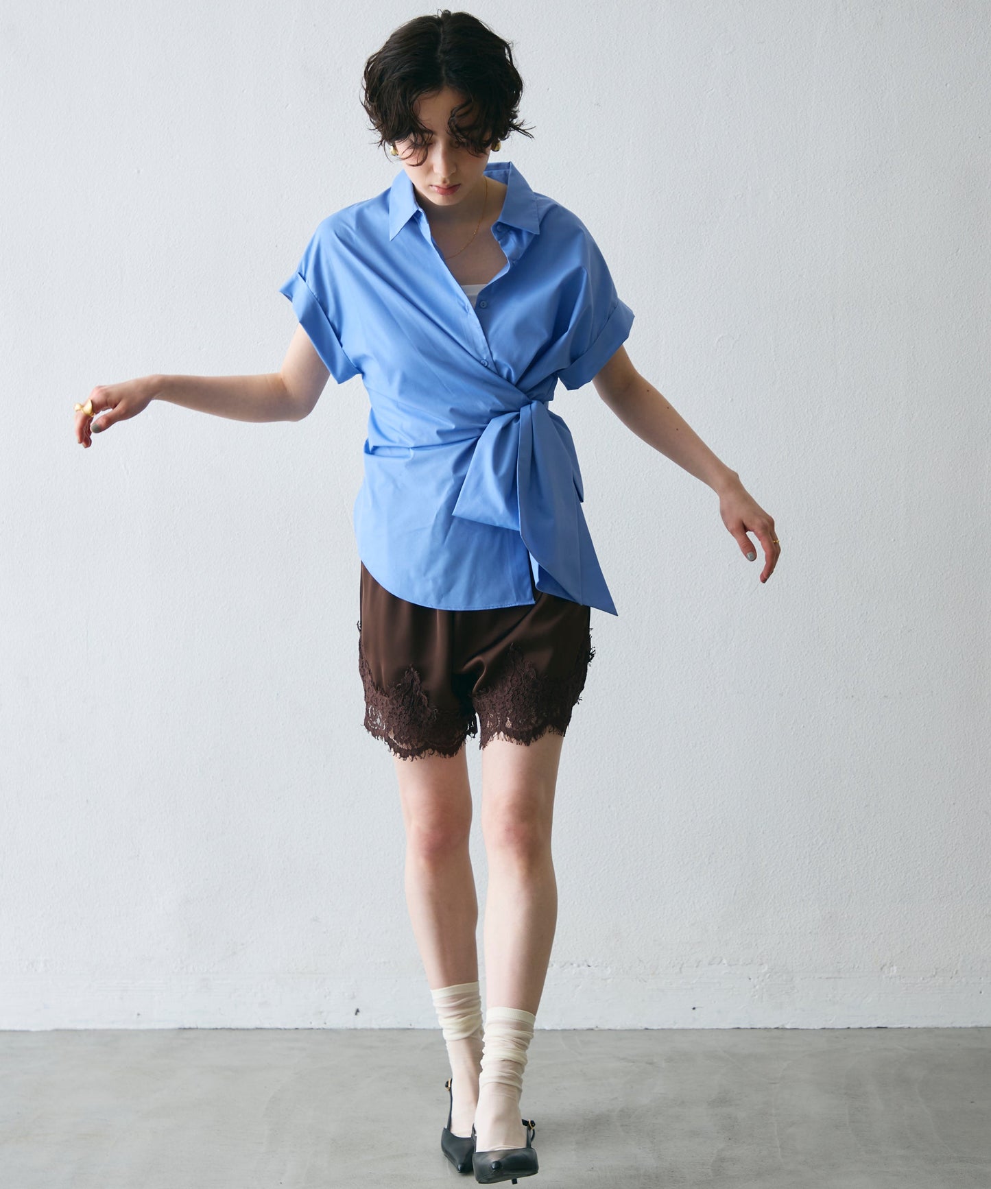 脇リボンフレンチスリーブシャツ