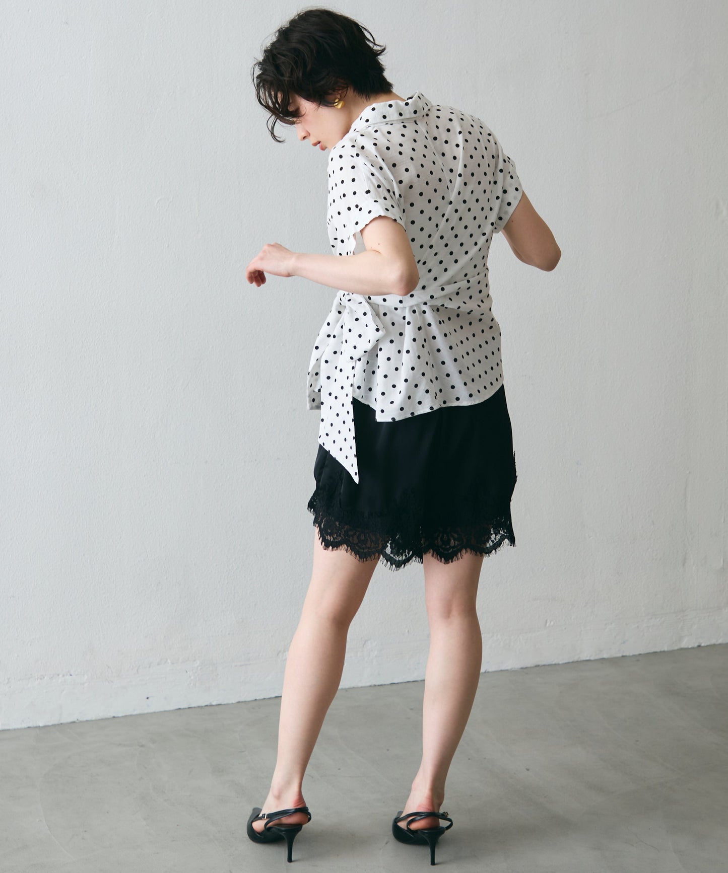 脇リボンフレンチスリーブシャツ