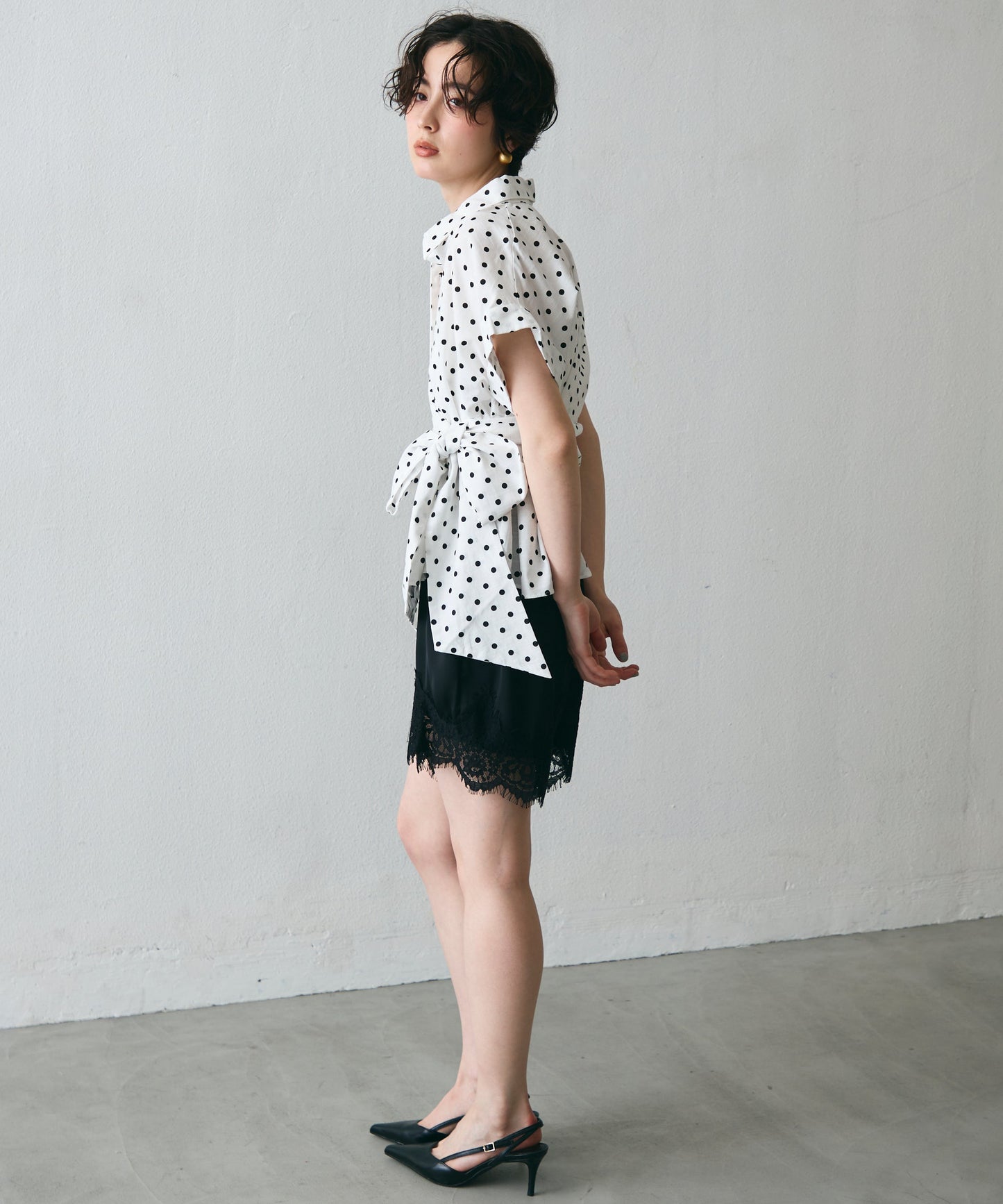 脇リボンフレンチスリーブシャツ