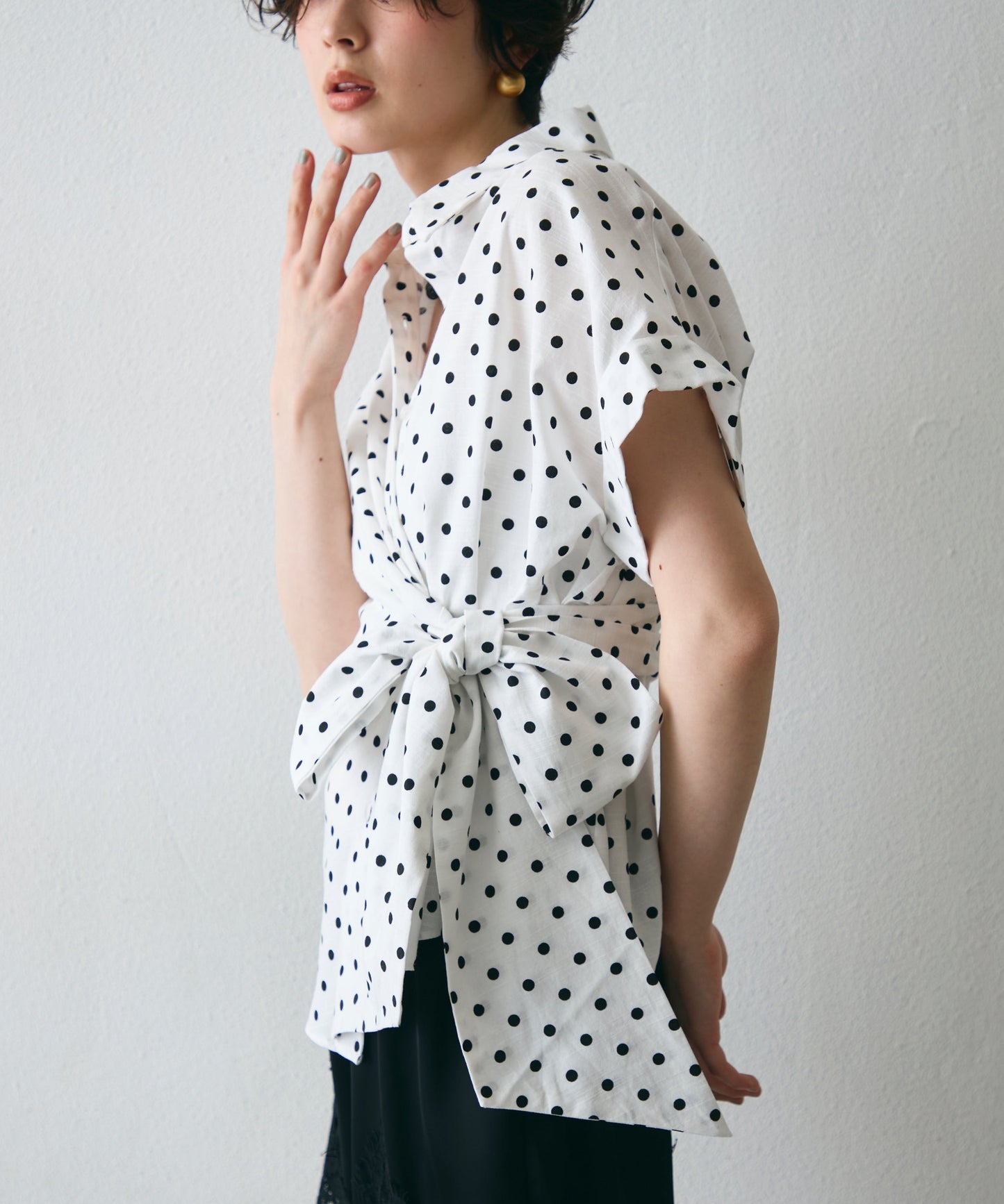 脇リボンフレンチスリーブシャツ