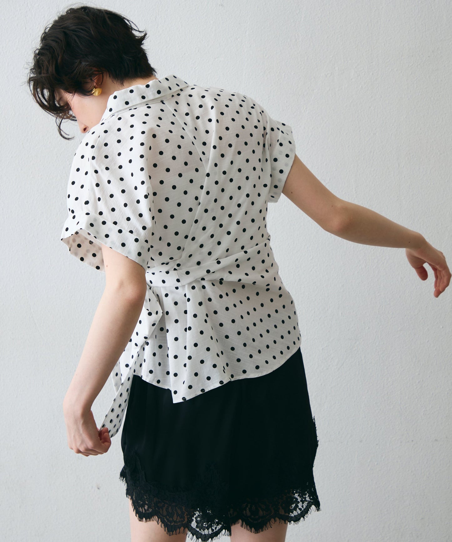 脇リボンフレンチスリーブシャツ