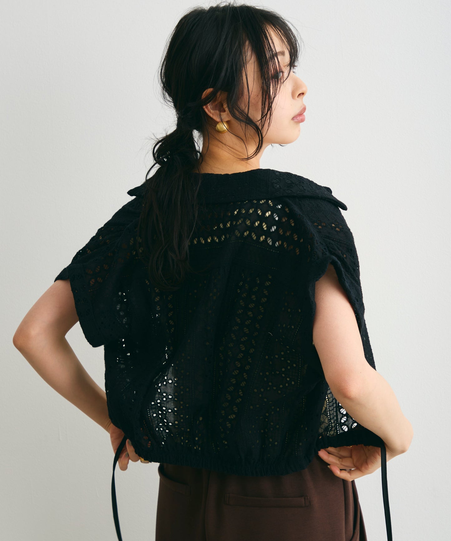 エンブロイダリーレースフレンチ開襟シャツ