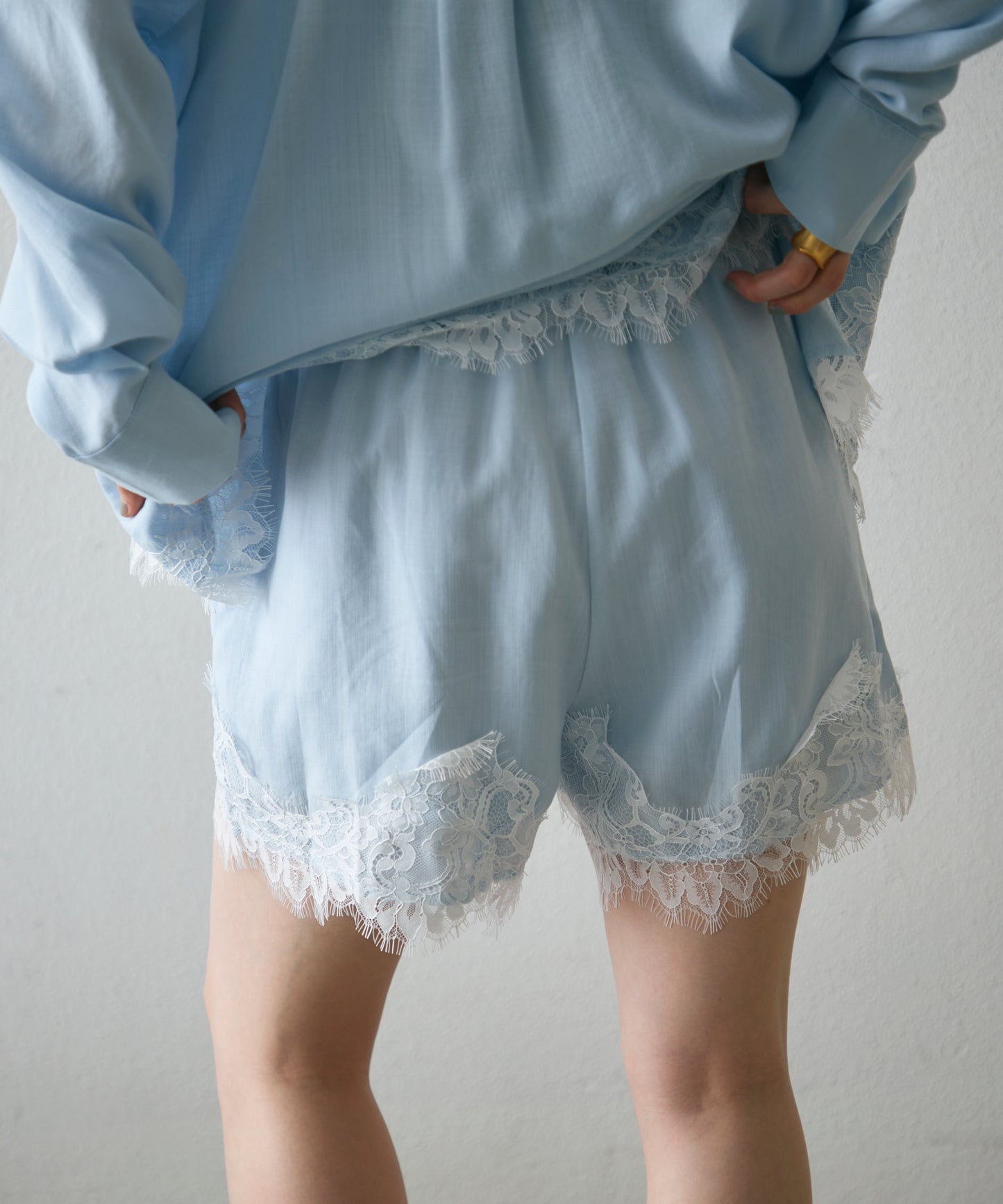 レースヘムシャツアンドショートパンツSETUP