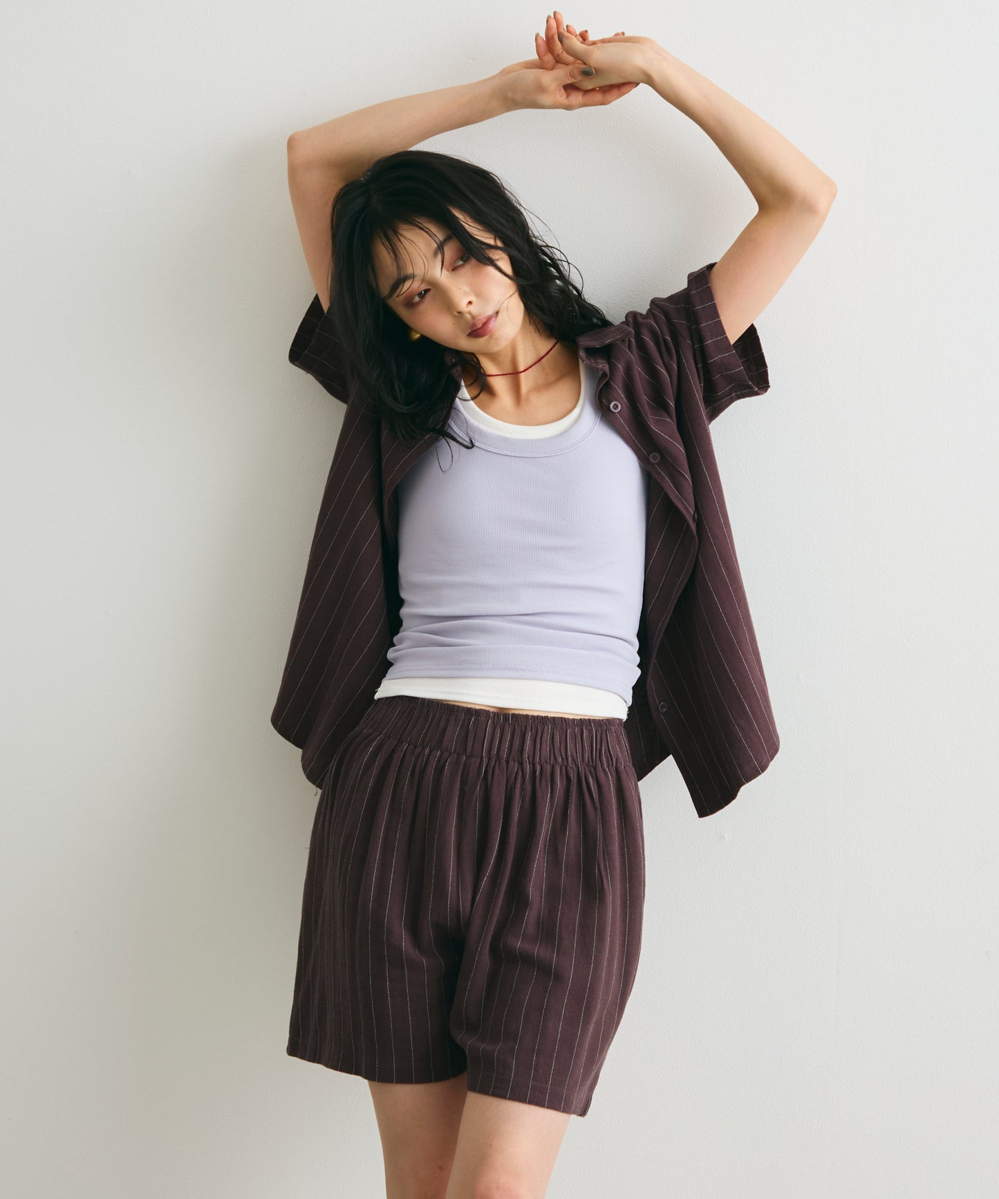 リネン混ピンストライプ半袖シャツ&ショートパンツ