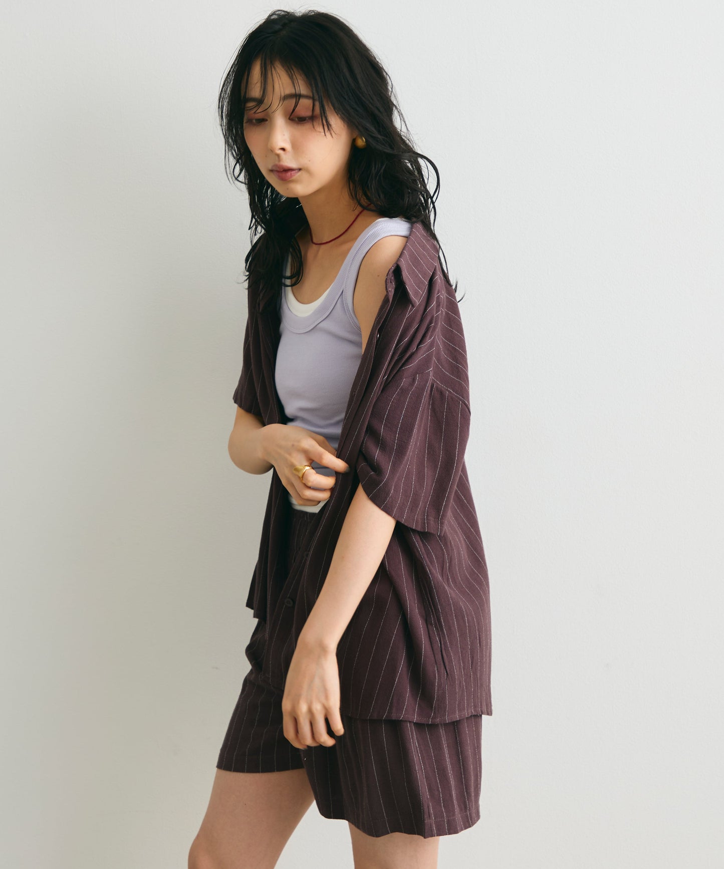 リネン混ピンストライプ半袖シャツ&ショートパンツ