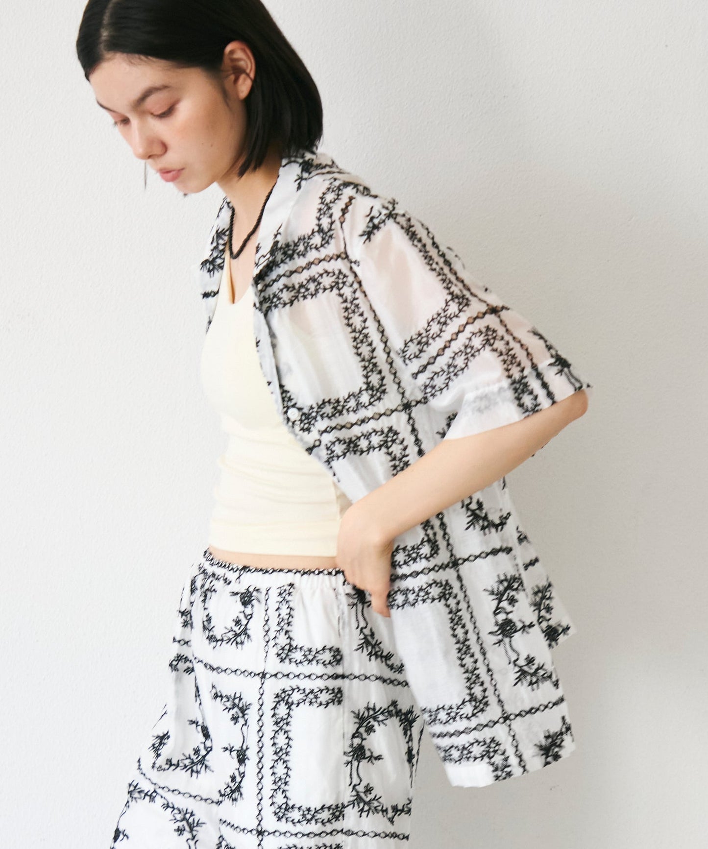 パッチワーク風刺繍半袖シャツジャケット