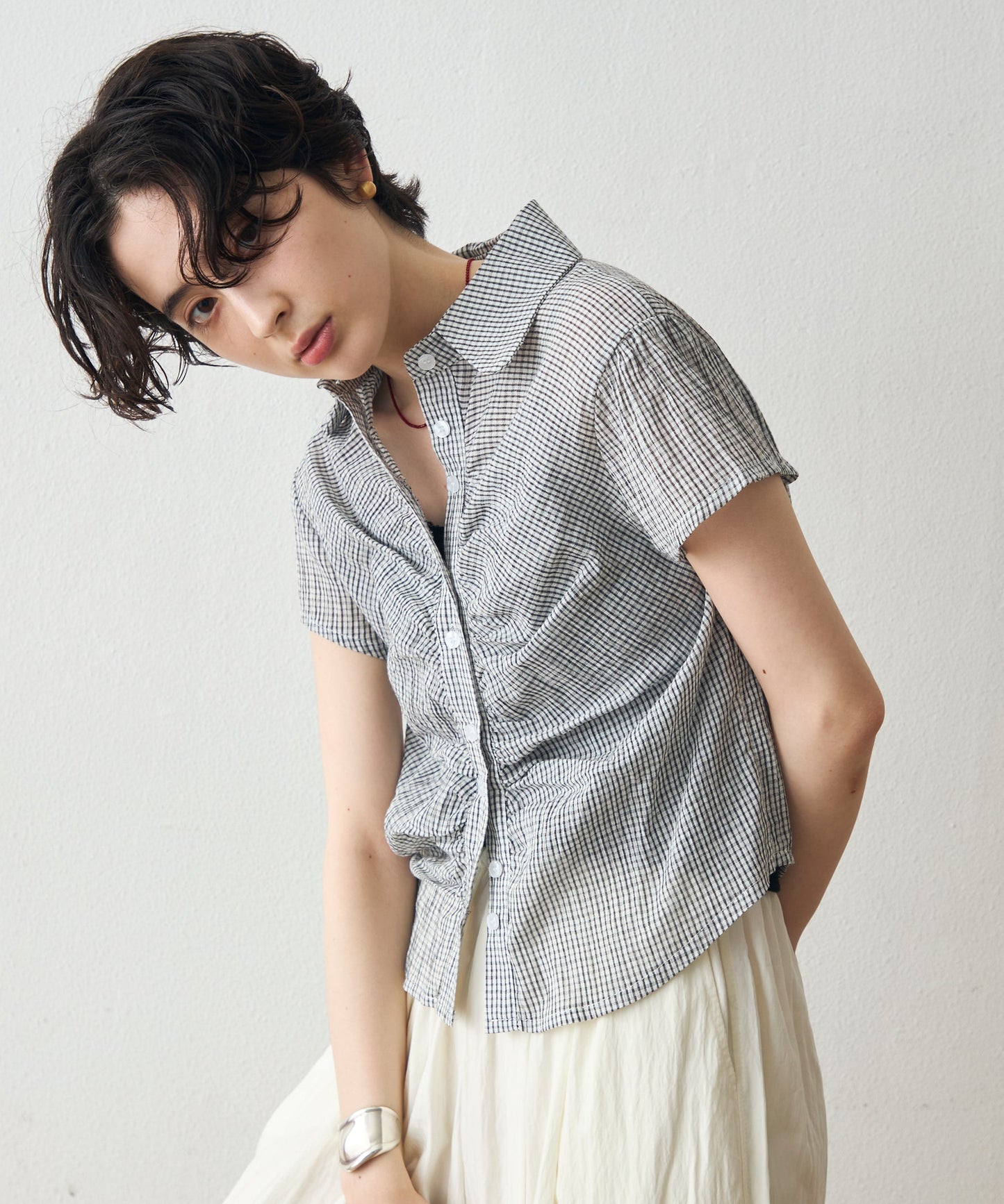 フロントギャザーチェックブラウス
