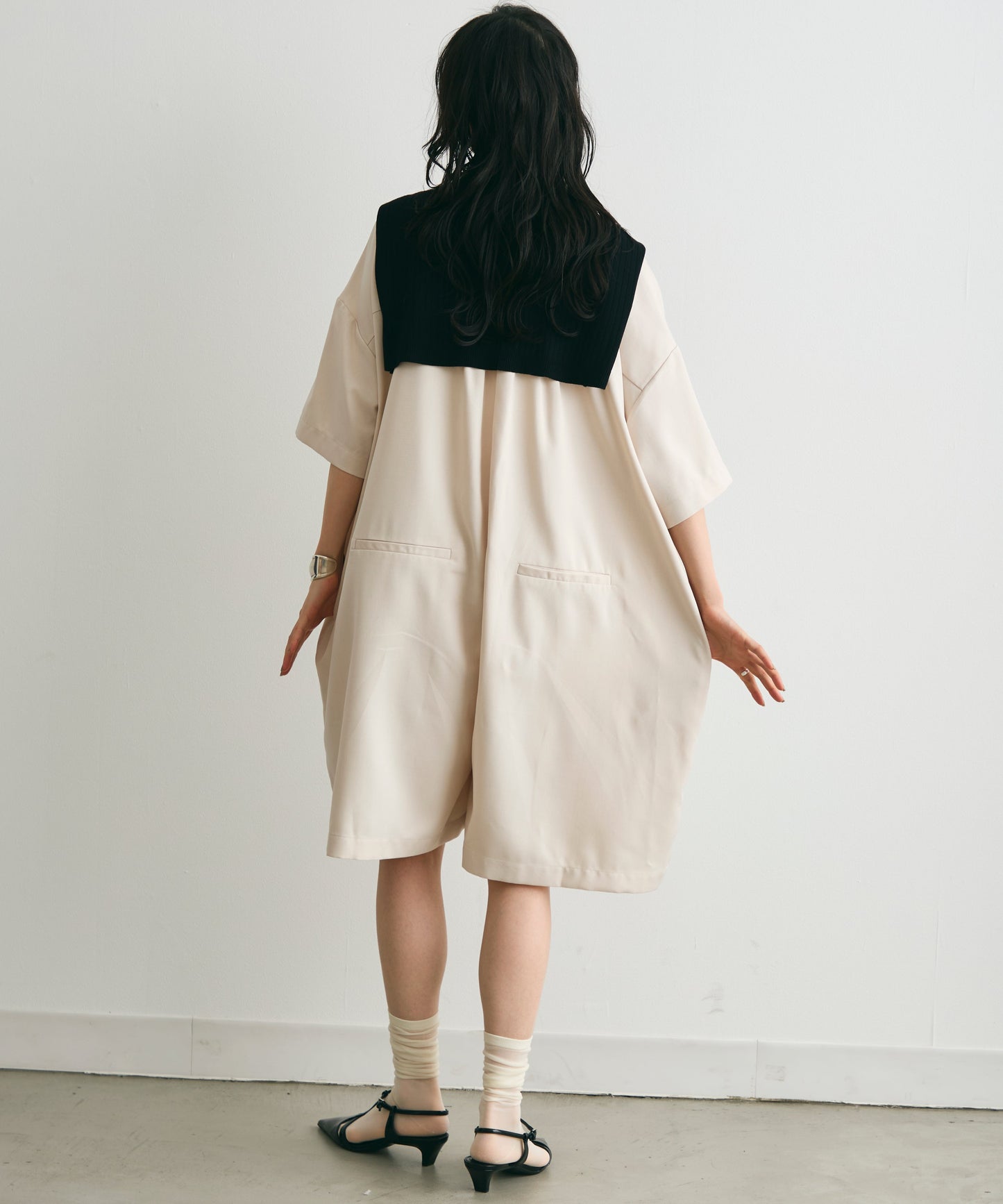 ウエストベルト付きショート丈オールインワン