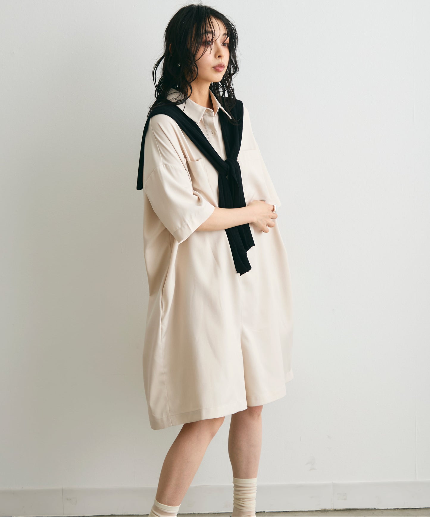 ウエストベルト付きショート丈オールインワン