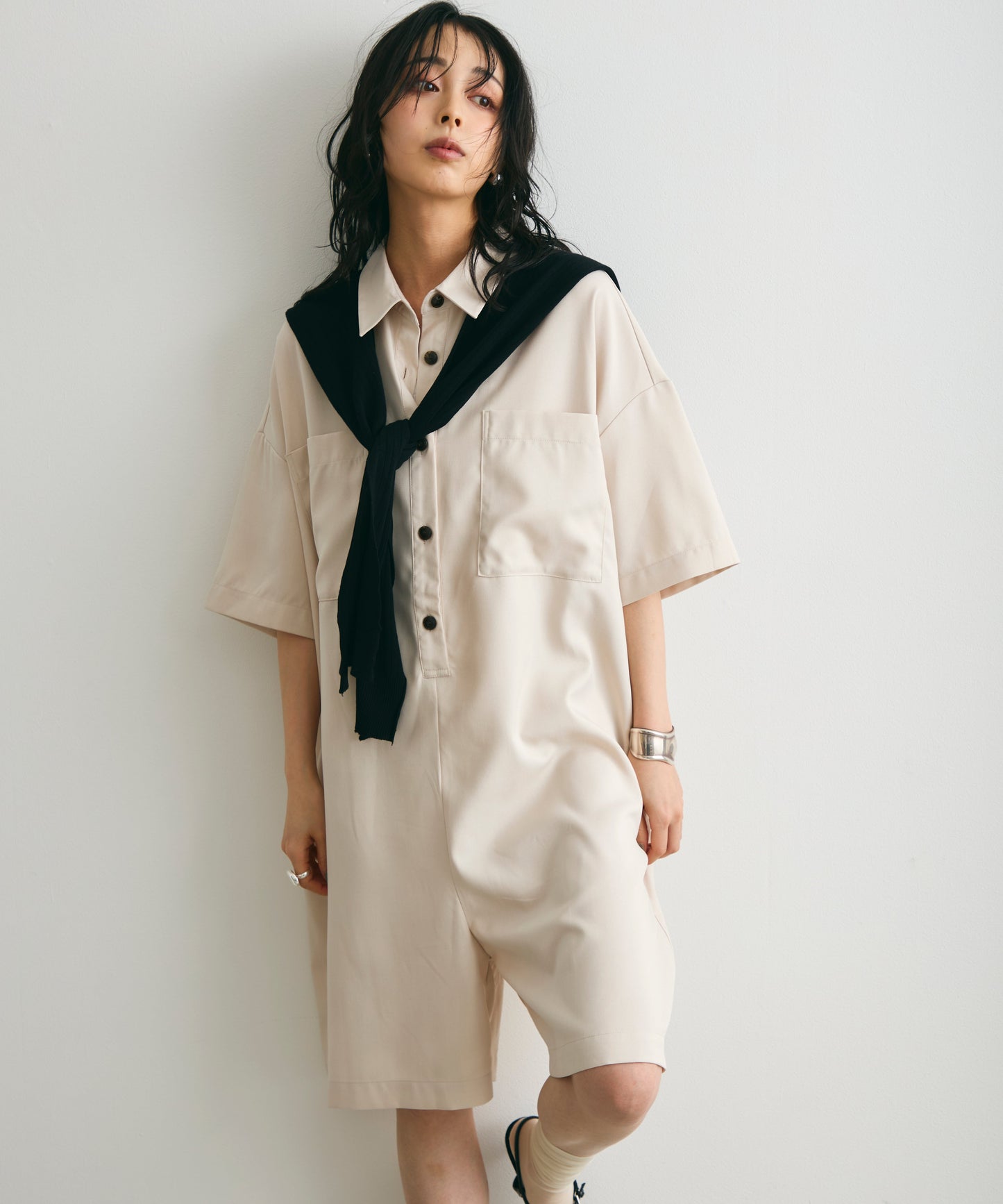 ウエストベルト付きショート丈オールインワン