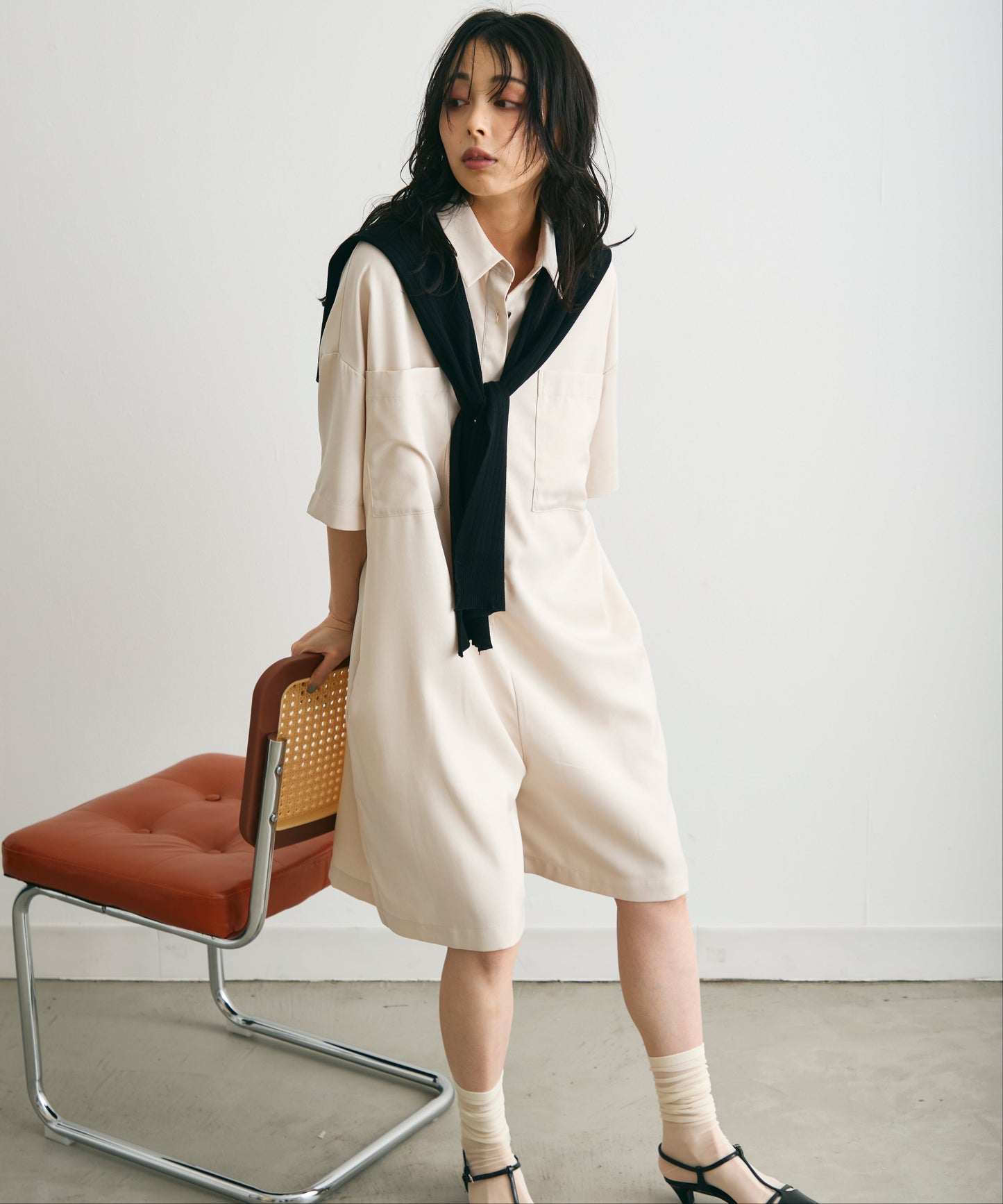 ウエストベルト付きショート丈オールインワン