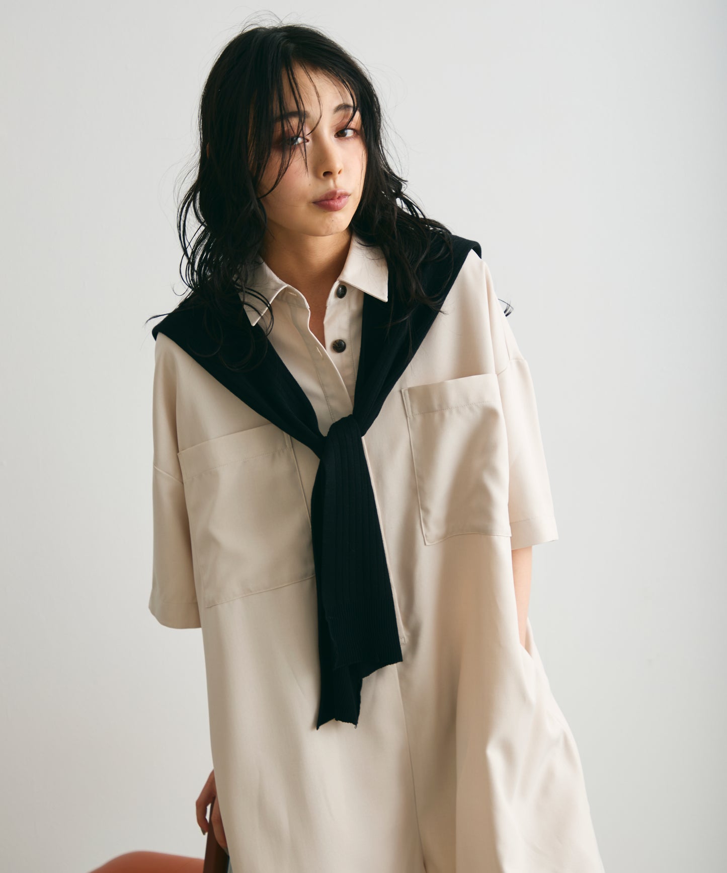 ウエストベルト付きショート丈オールインワン