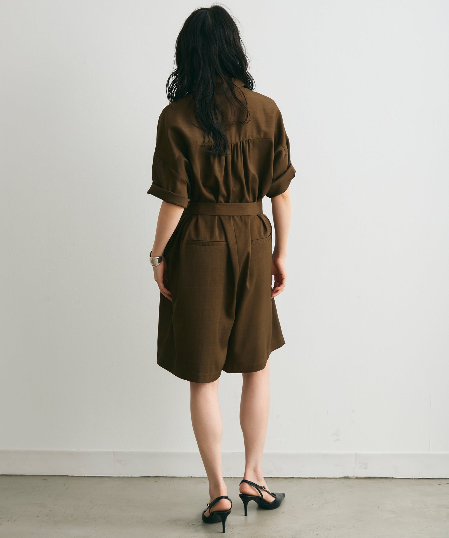 ウエストベルト付きショート丈オールインワン