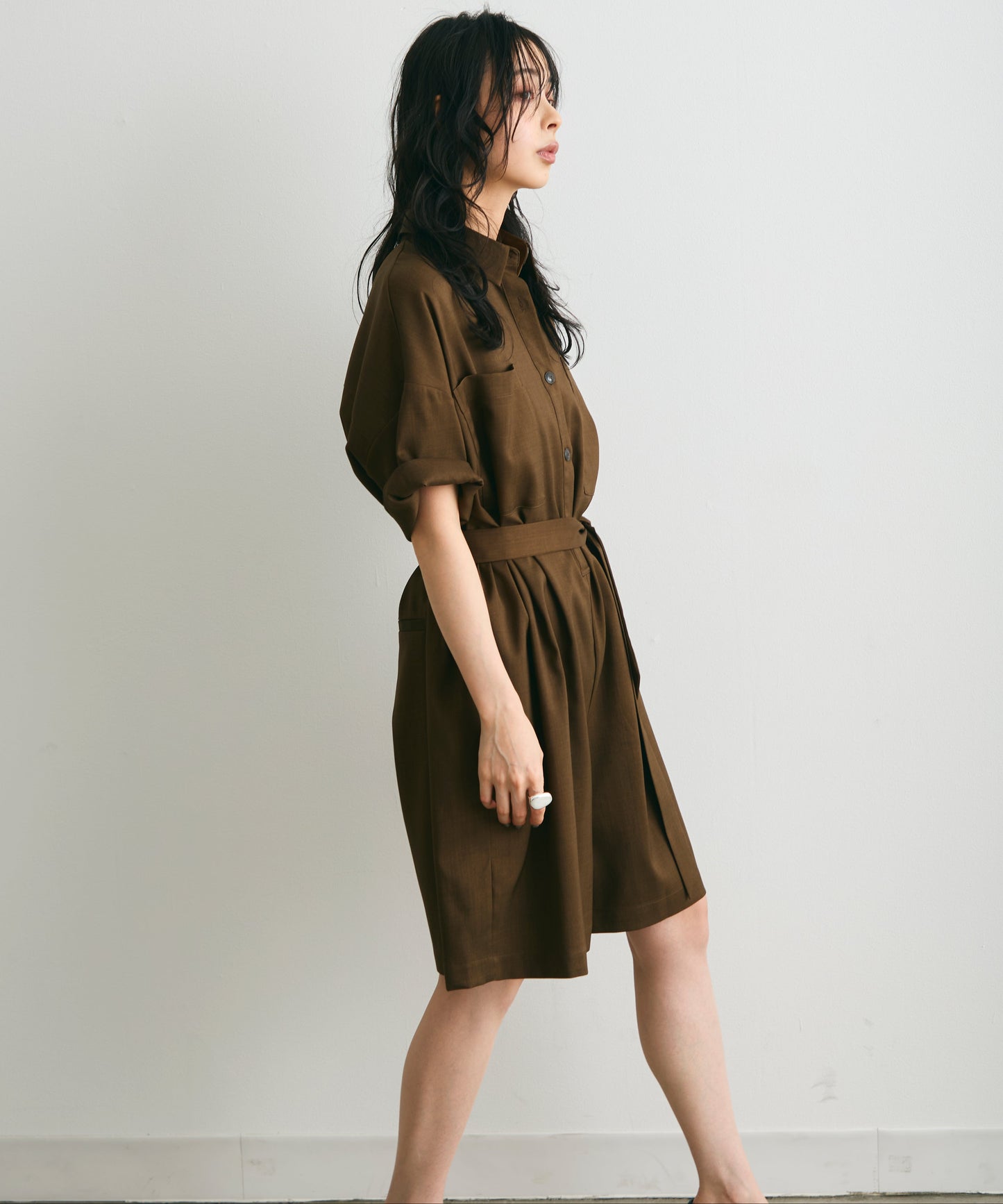 ウエストベルト付きショート丈オールインワン