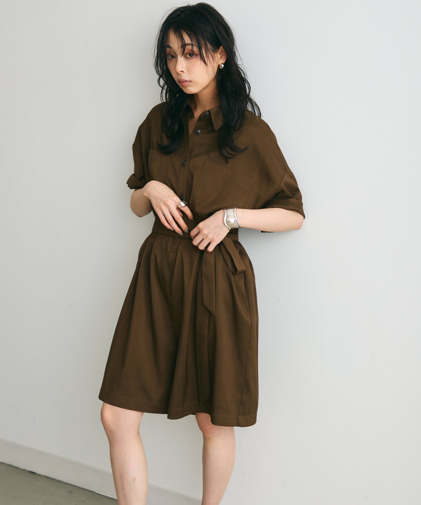 ウエストベルト付きショート丈オールインワン