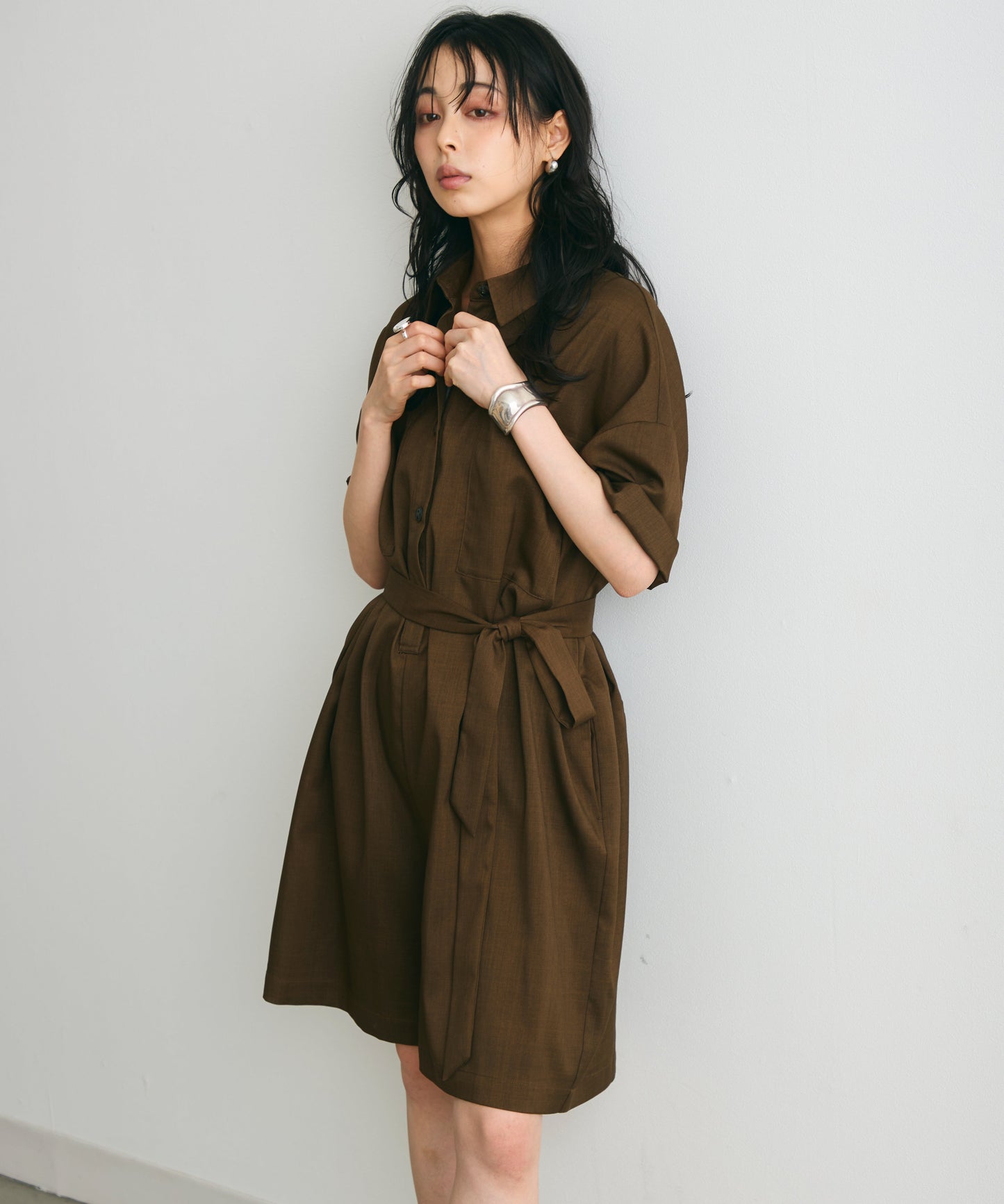 ウエストベルト付きショート丈オールインワン