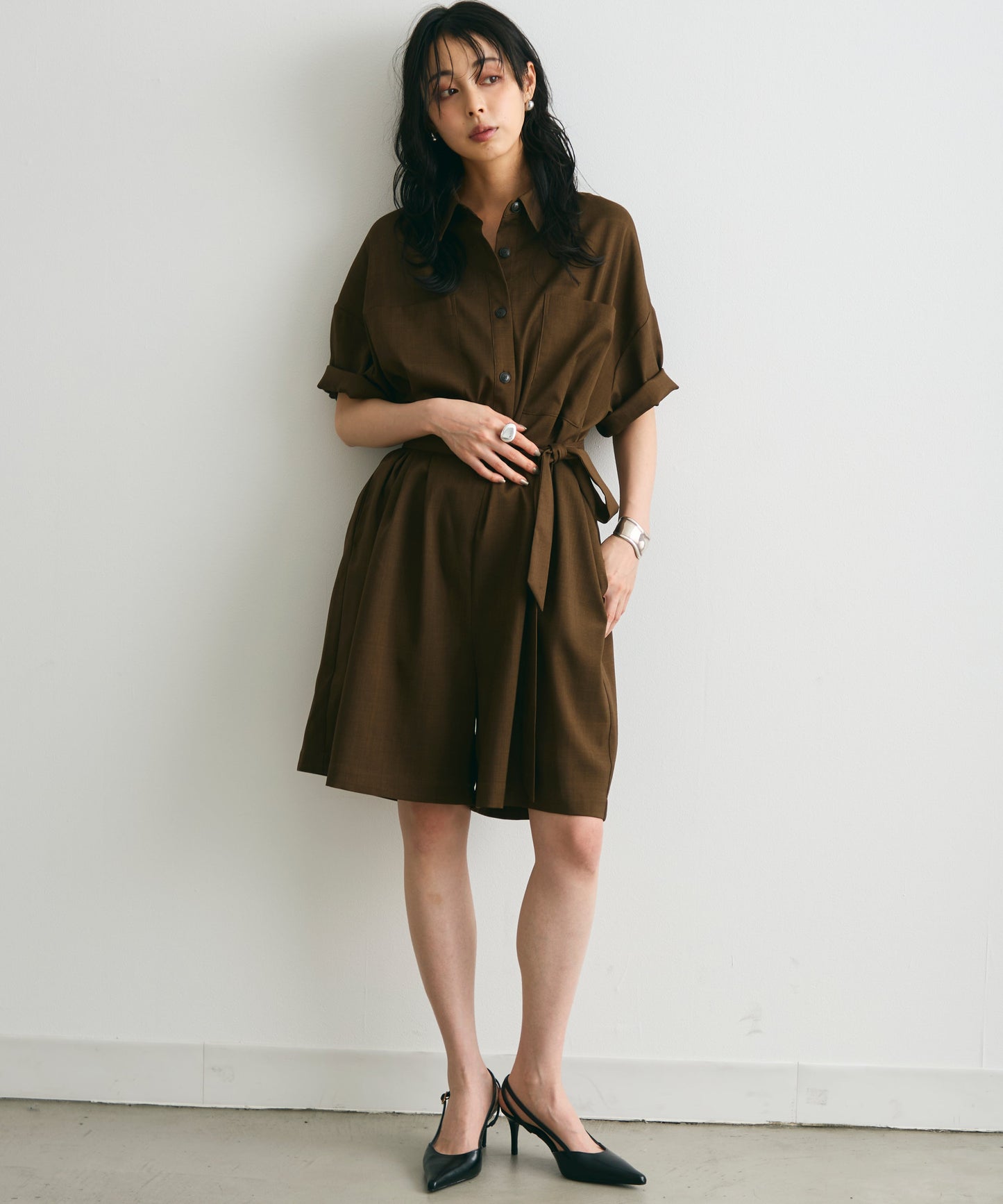 ウエストベルト付きショート丈オールインワン