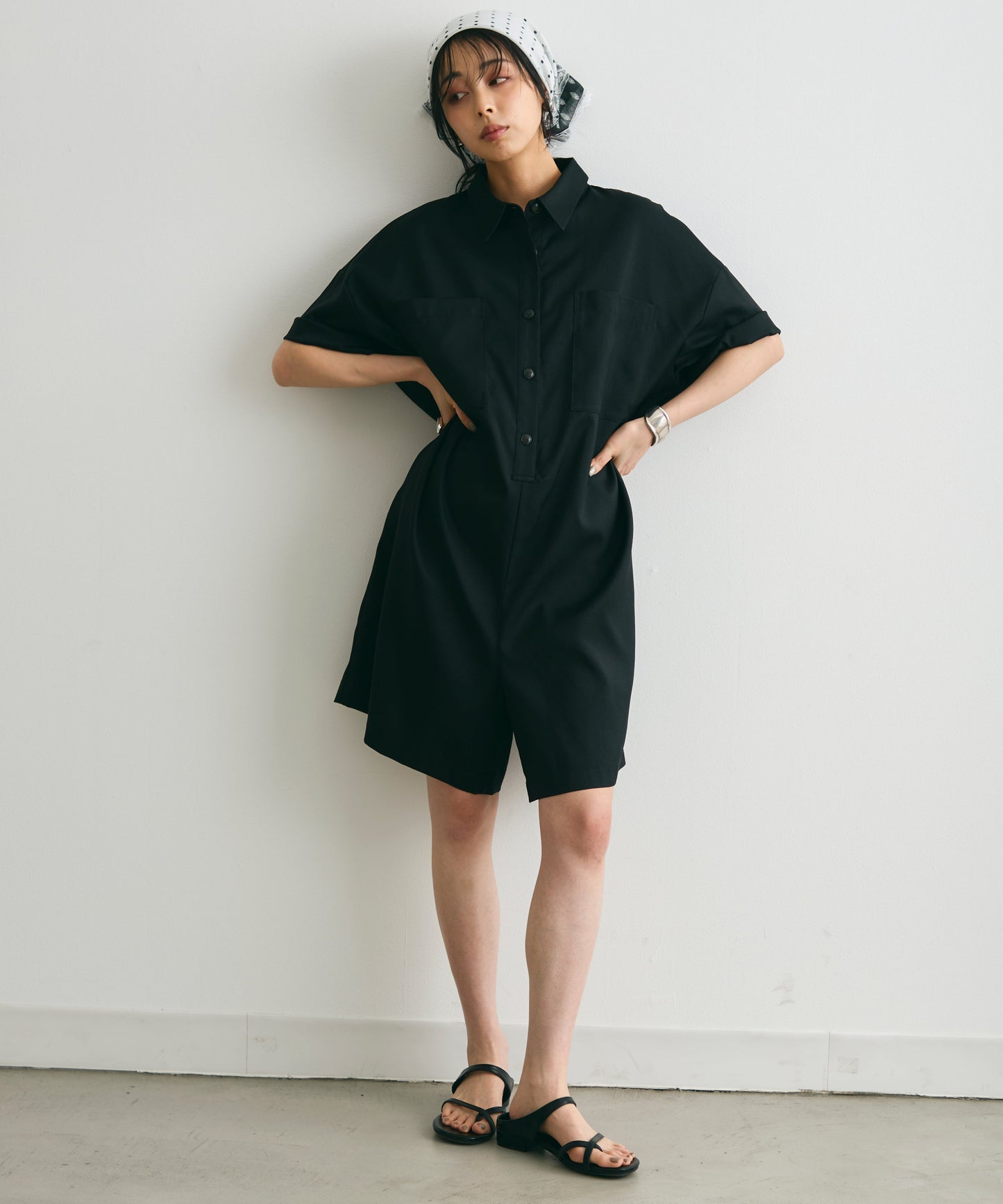 ウエストベルト付きショート丈オールインワン
