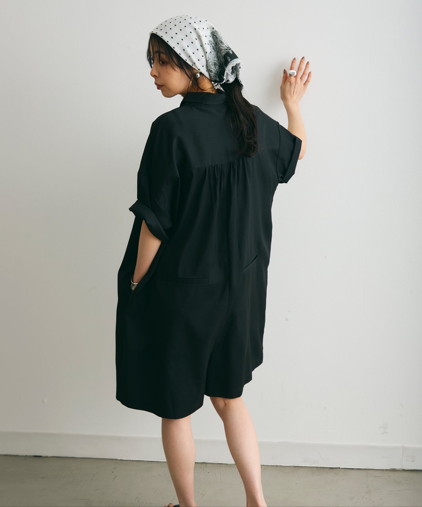 ウエストベルト付きショート丈オールインワン