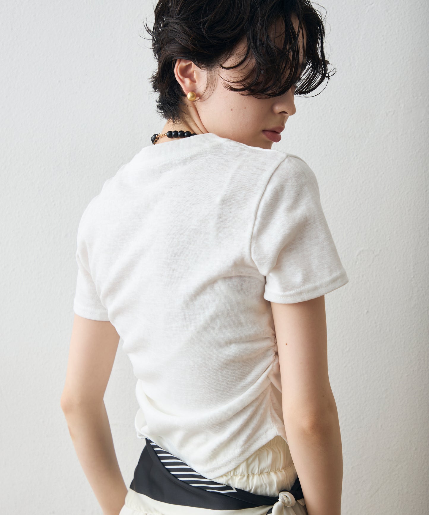 レースレイヤードライクVネックTシャツ
