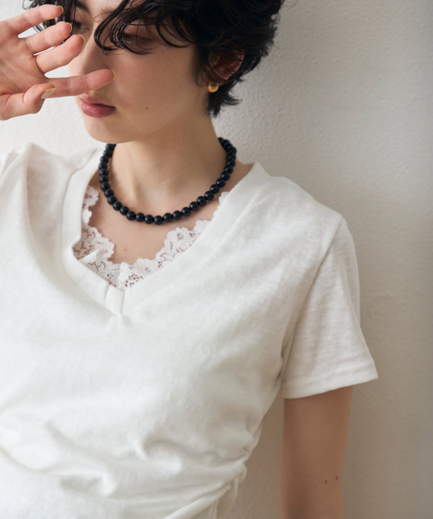 レースレイヤードライクVネックTシャツ