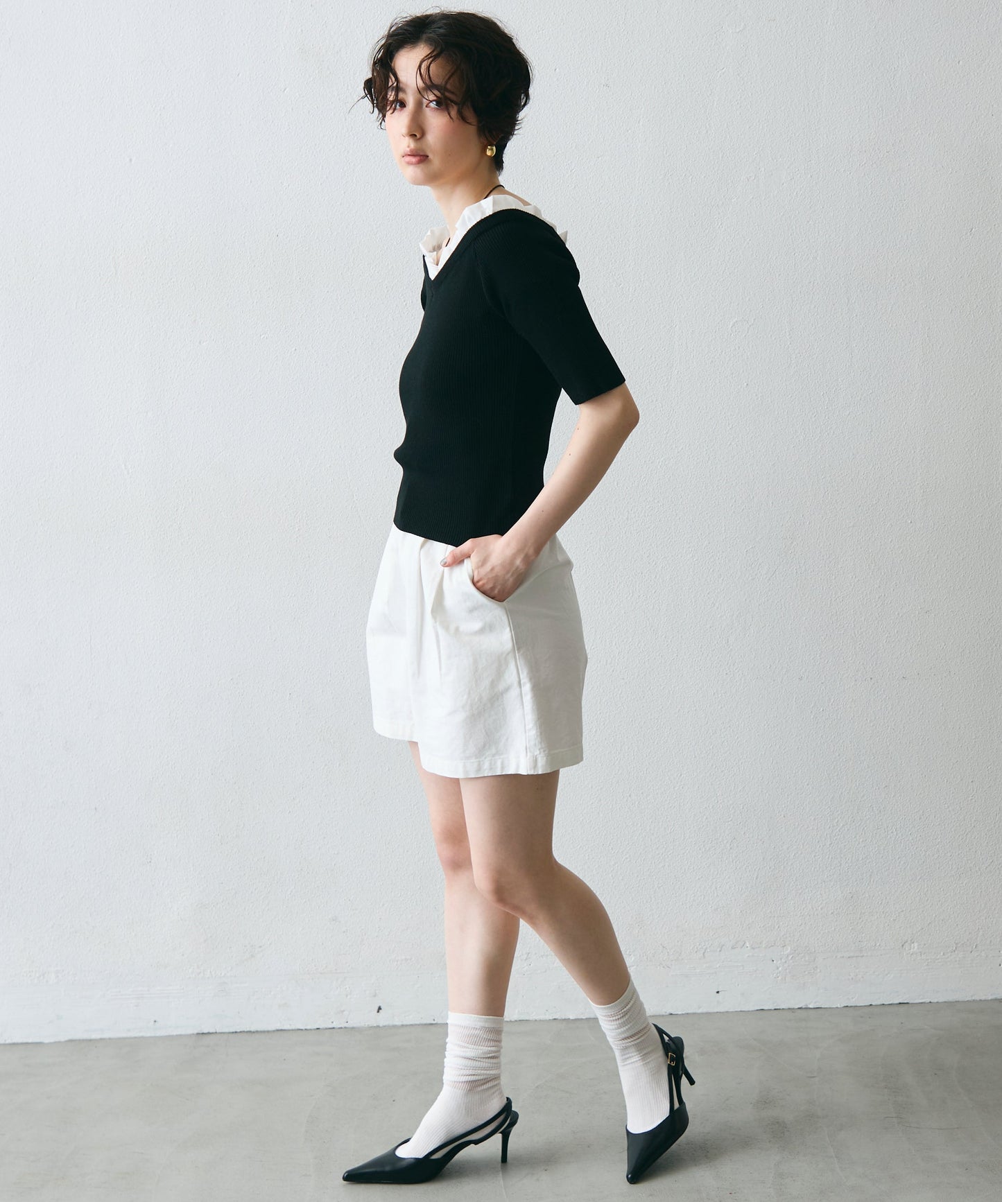 フリル付きオフショルプルオーバー