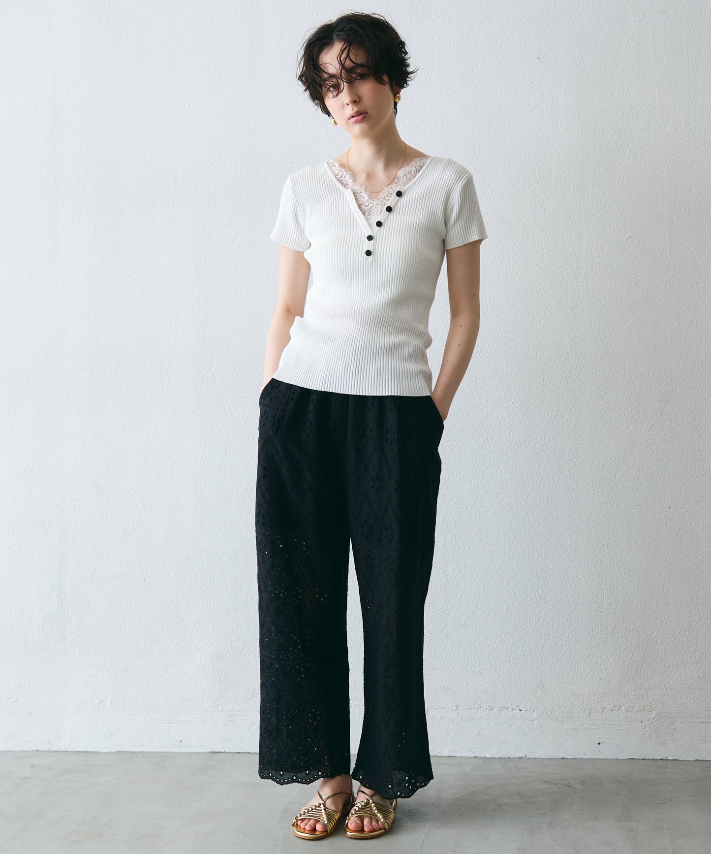 レースレイヤードヘンリーネックハーフスリーブリブニット