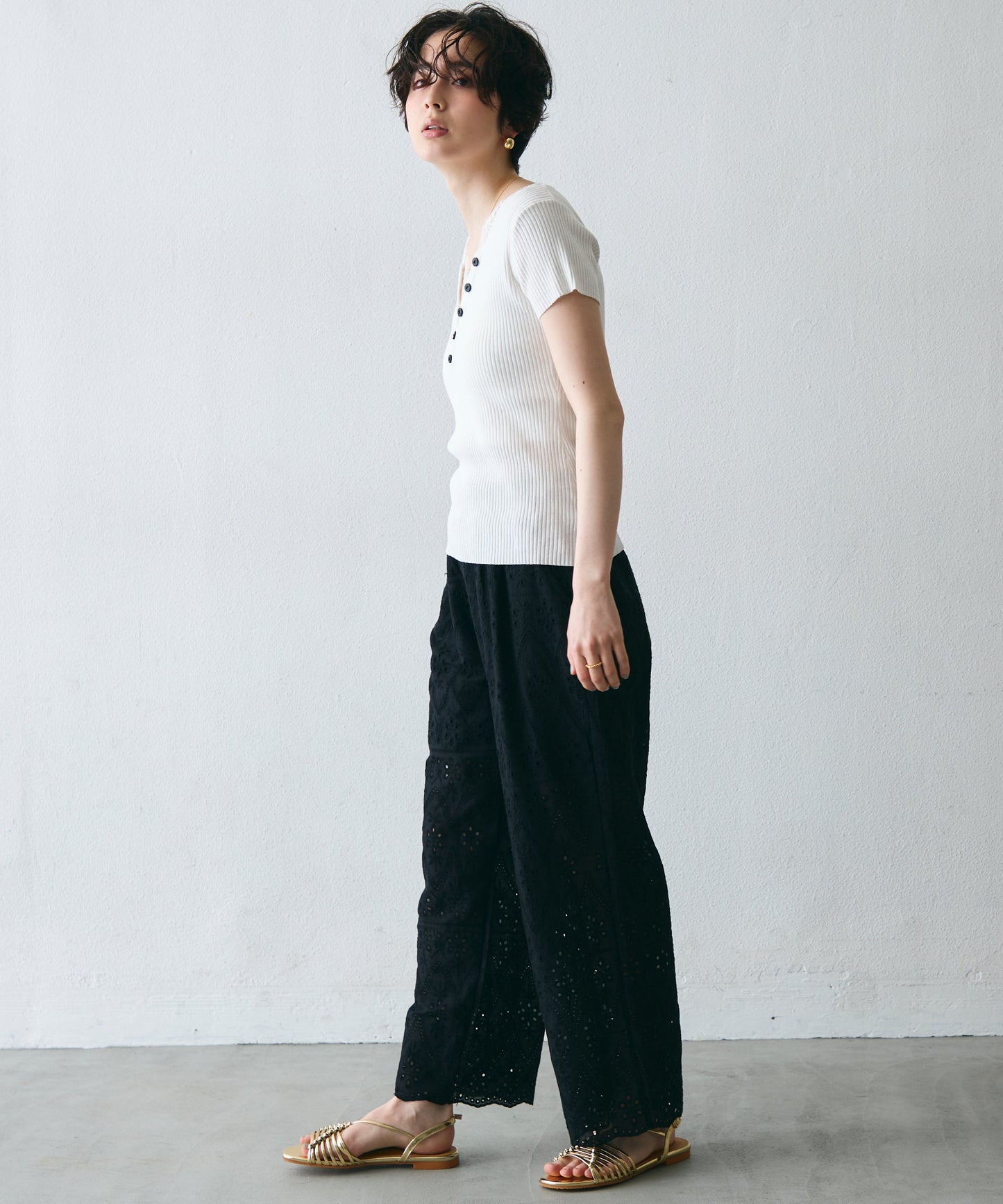 レースレイヤードヘンリーネックハーフスリーブリブニット