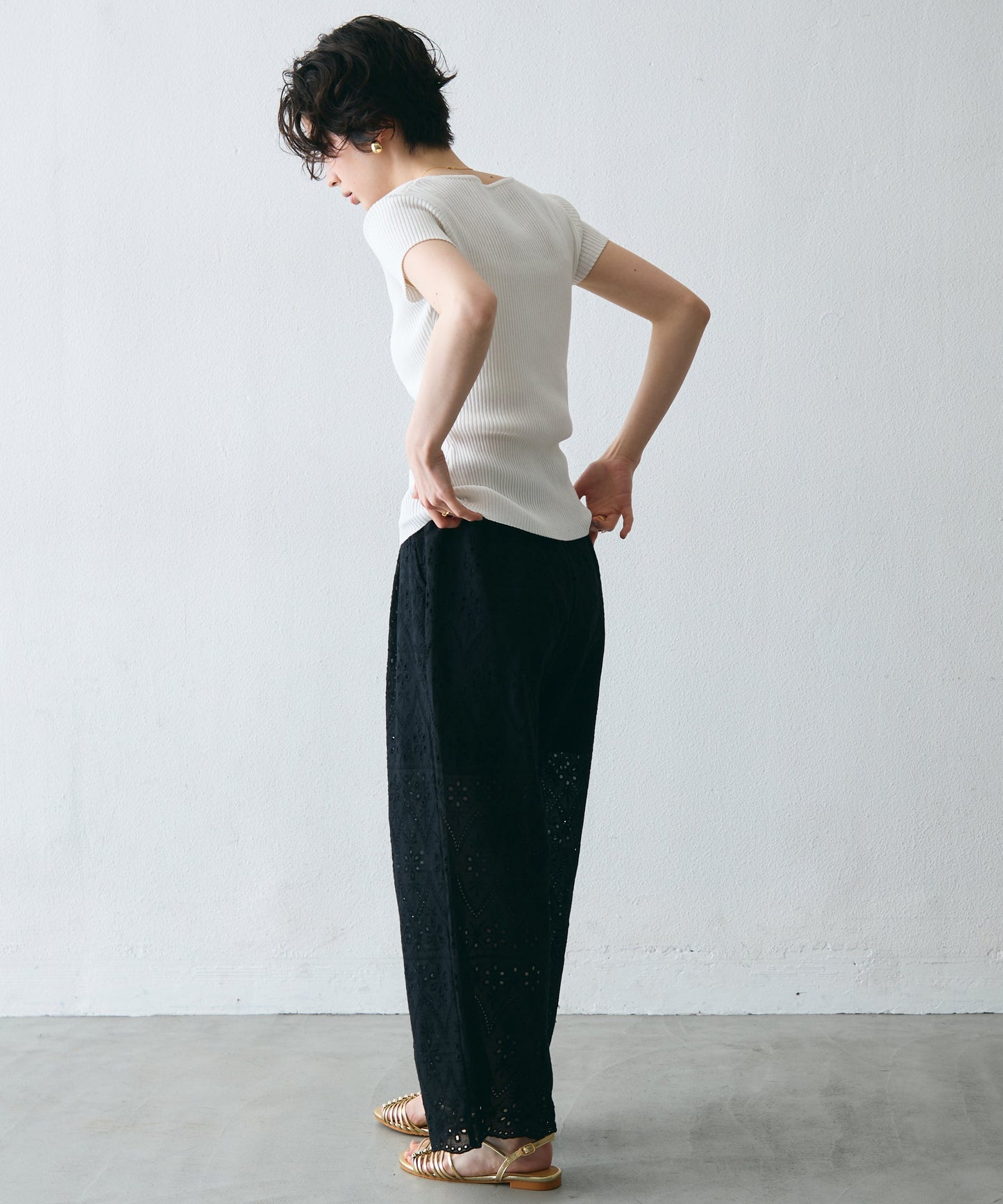 レースレイヤードヘンリーネックハーフスリーブリブニット