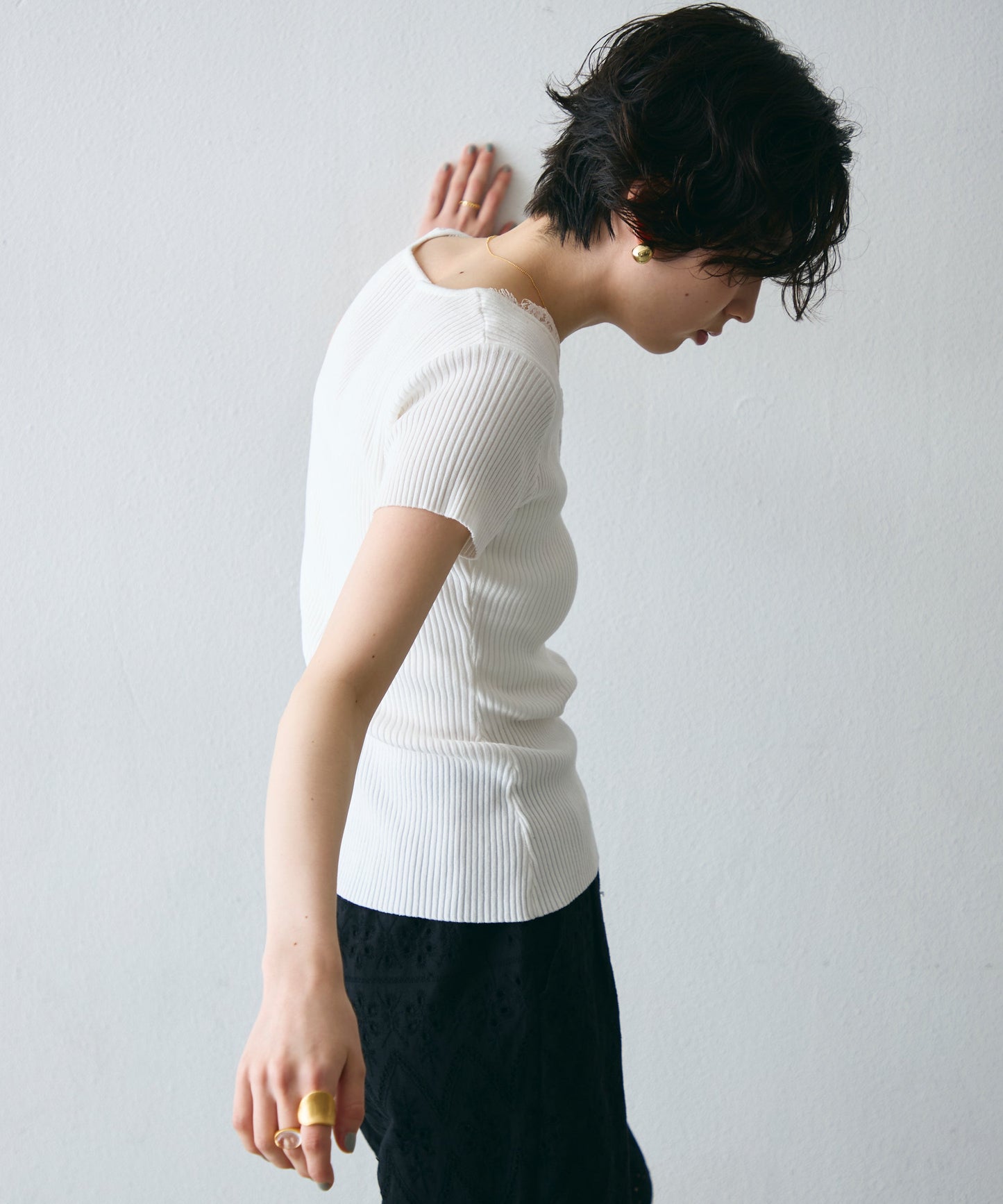 レースレイヤードヘンリーネックハーフスリーブリブニット