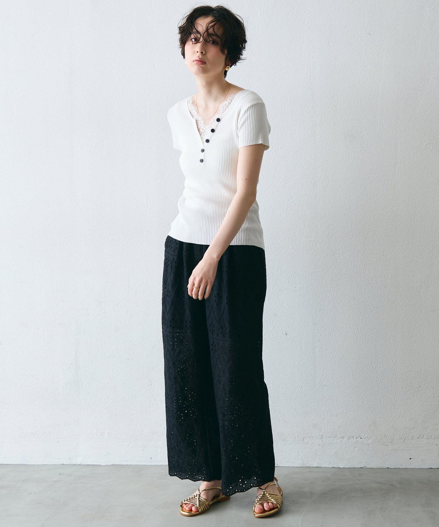 レースレイヤードヘンリーネックハーフスリーブリブニット