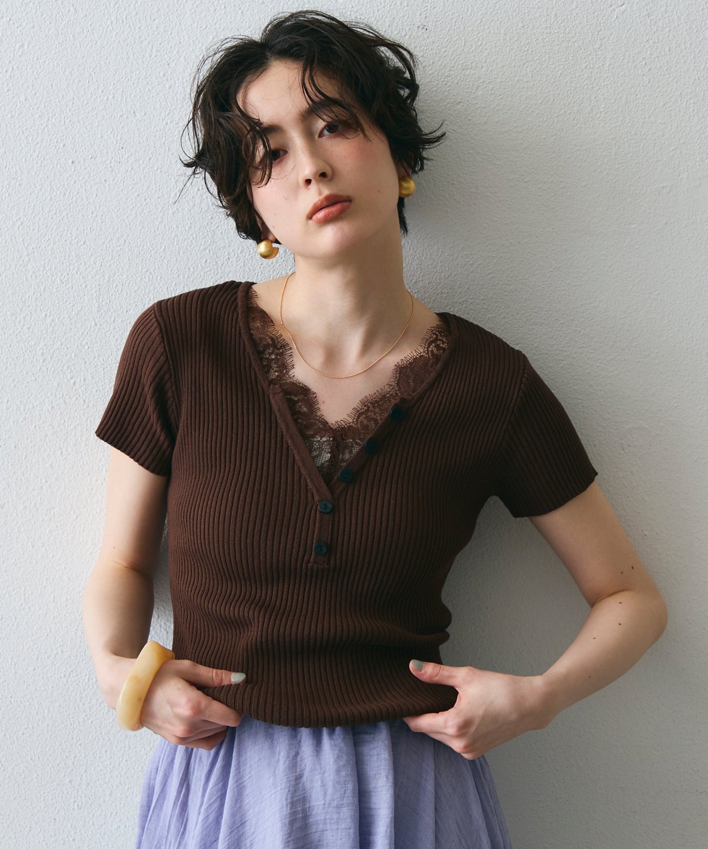 レースレイヤードヘンリーネックハーフスリーブリブニット