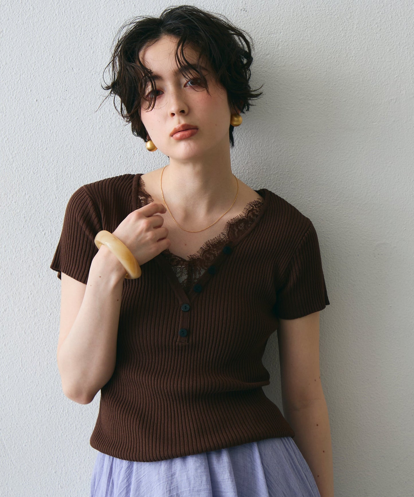 レースレイヤードヘンリーネックハーフスリーブリブニット