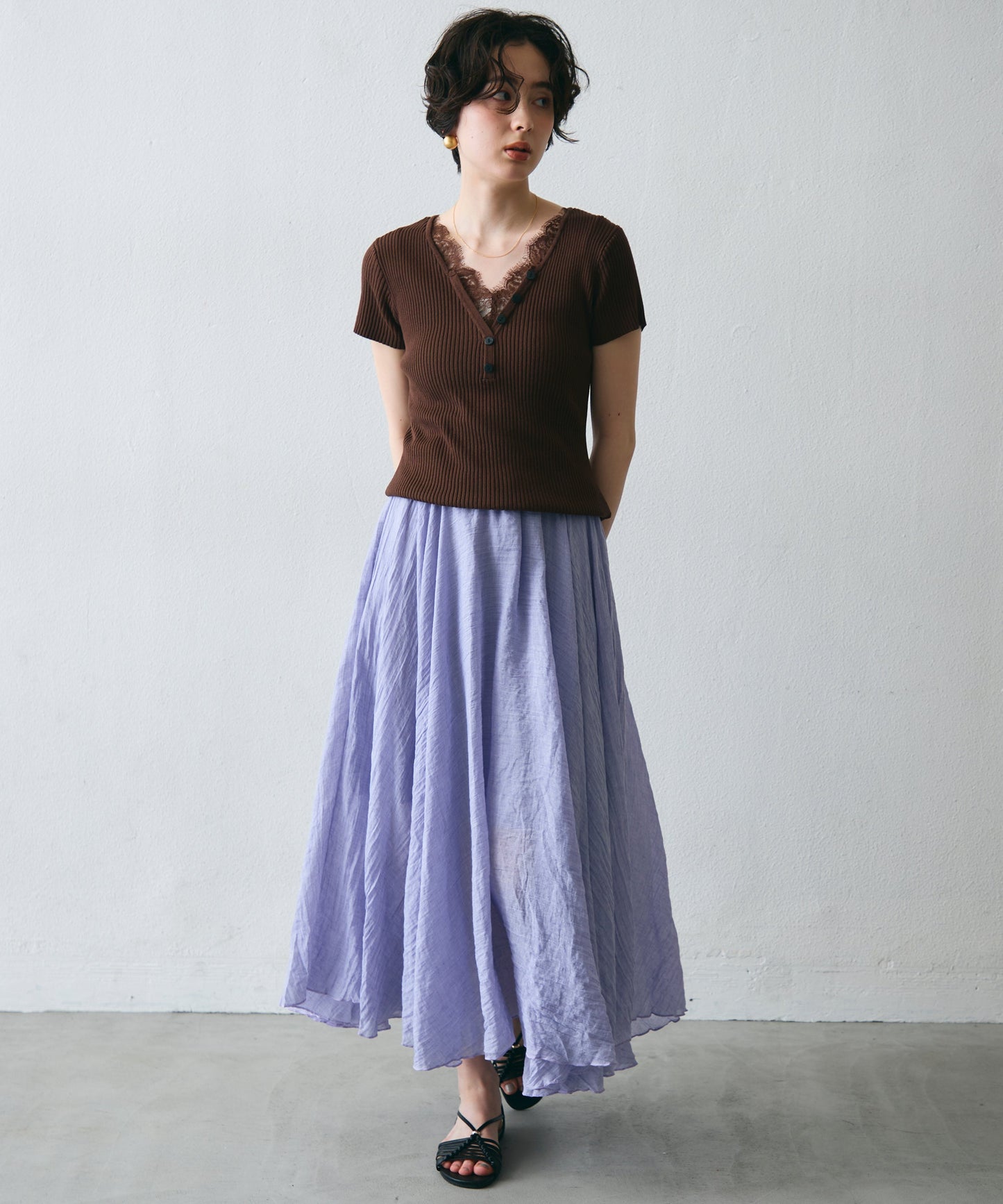 レースレイヤードヘンリーネックハーフスリーブリブニット