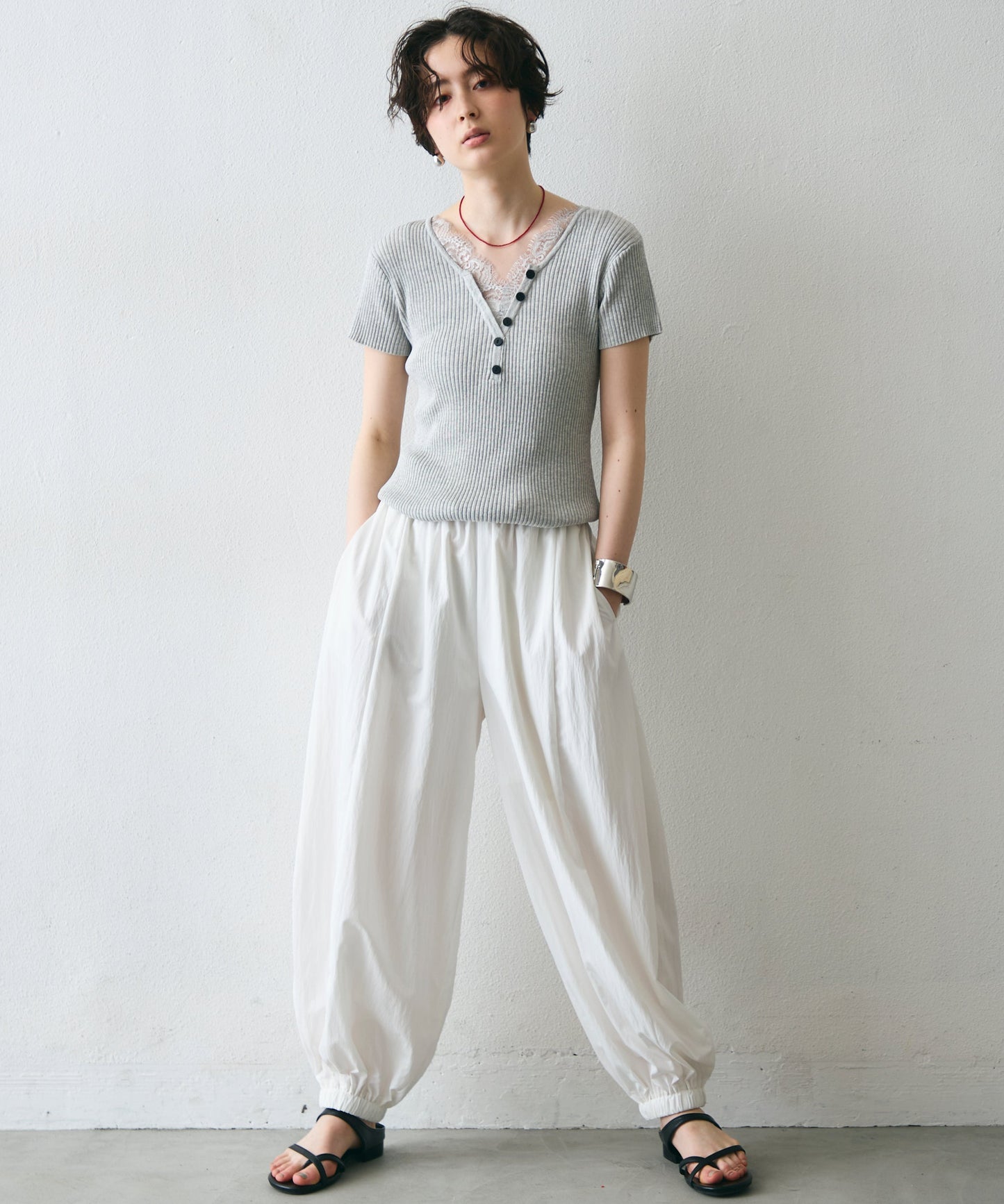 レースレイヤードヘンリーネックハーフスリーブリブニット