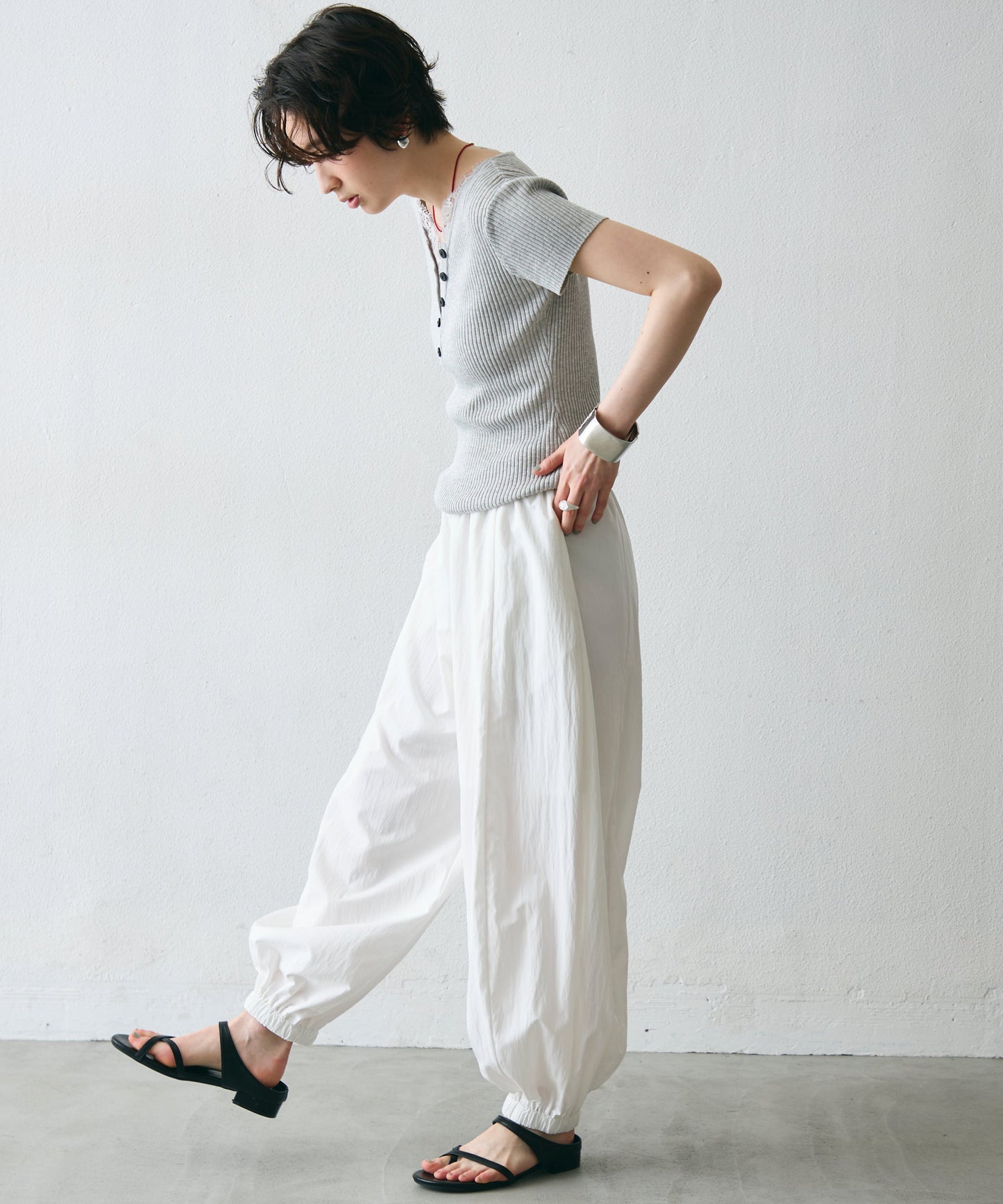 レースレイヤードヘンリーネックハーフスリーブリブニット