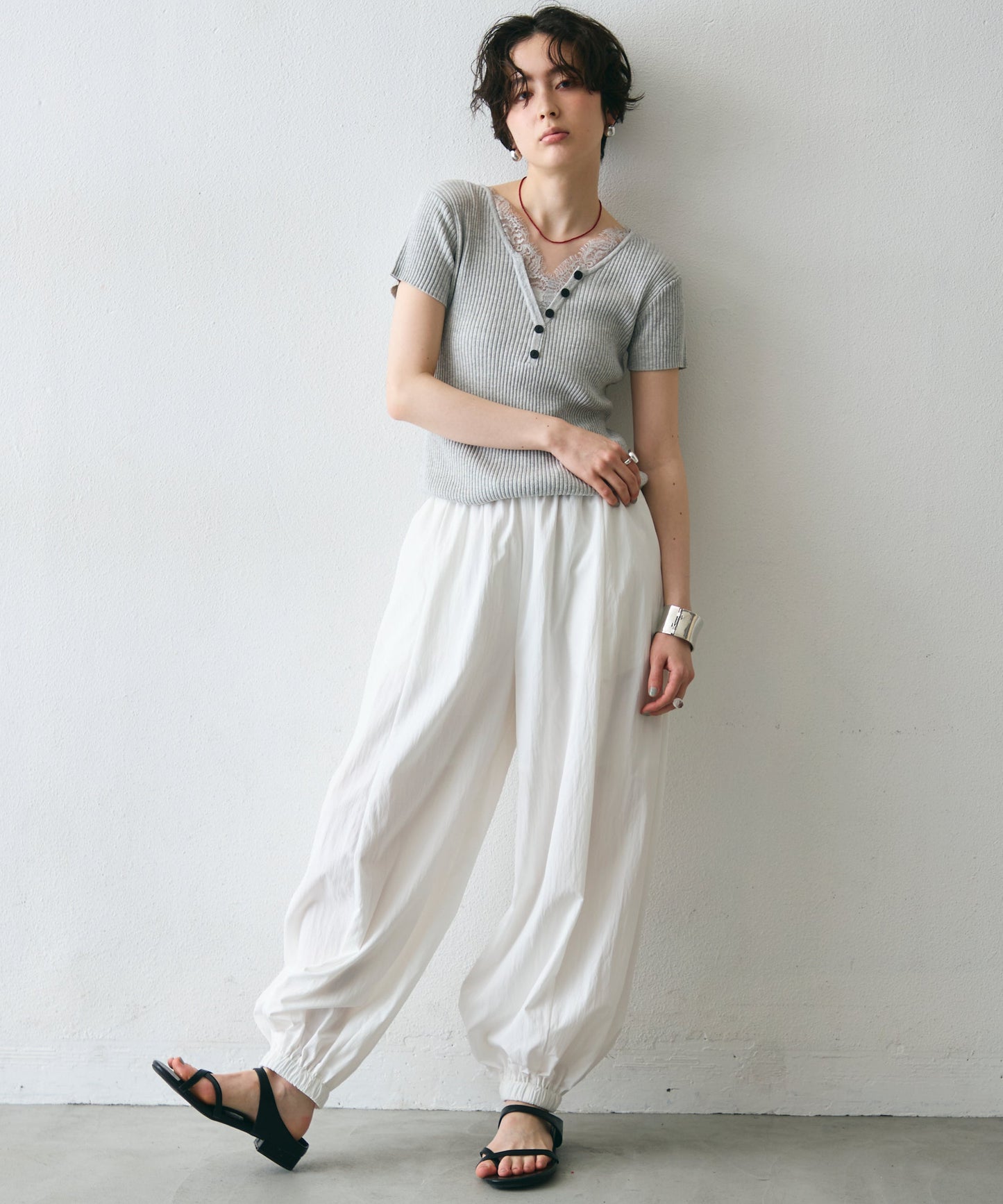 レースレイヤードヘンリーネックハーフスリーブリブニット