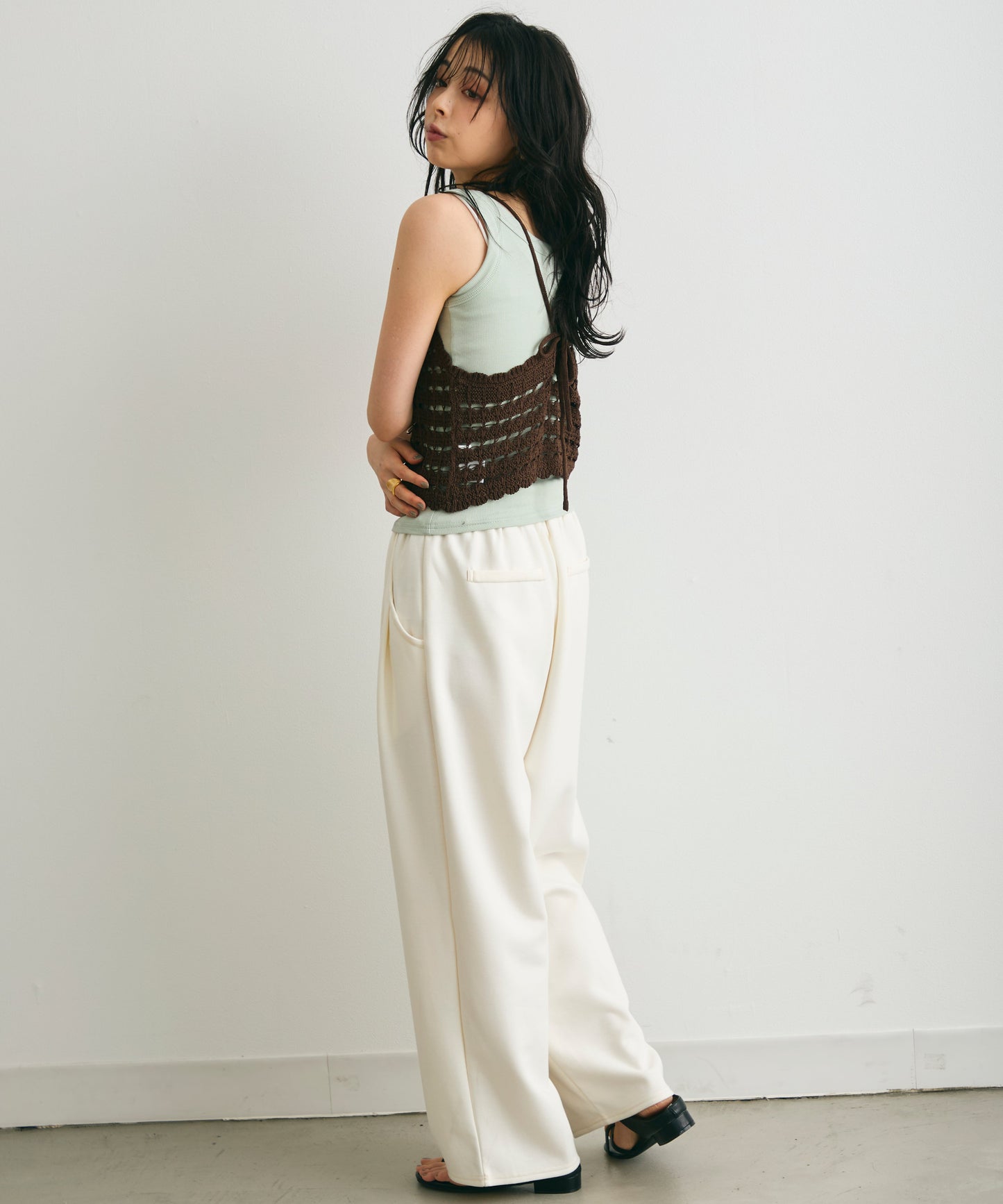 透かし編みニットキャミ