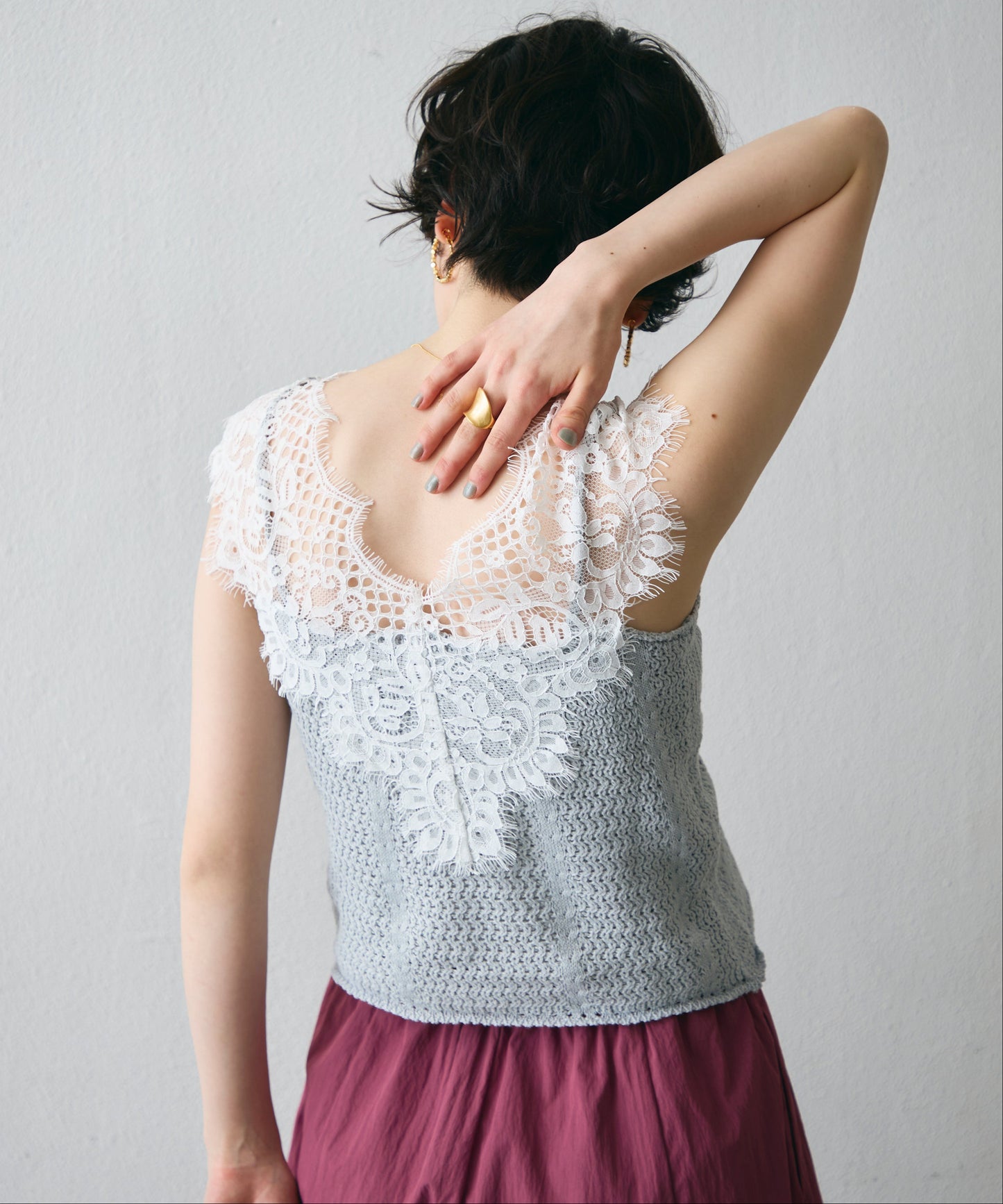 レースレイヤード風ノースリニット